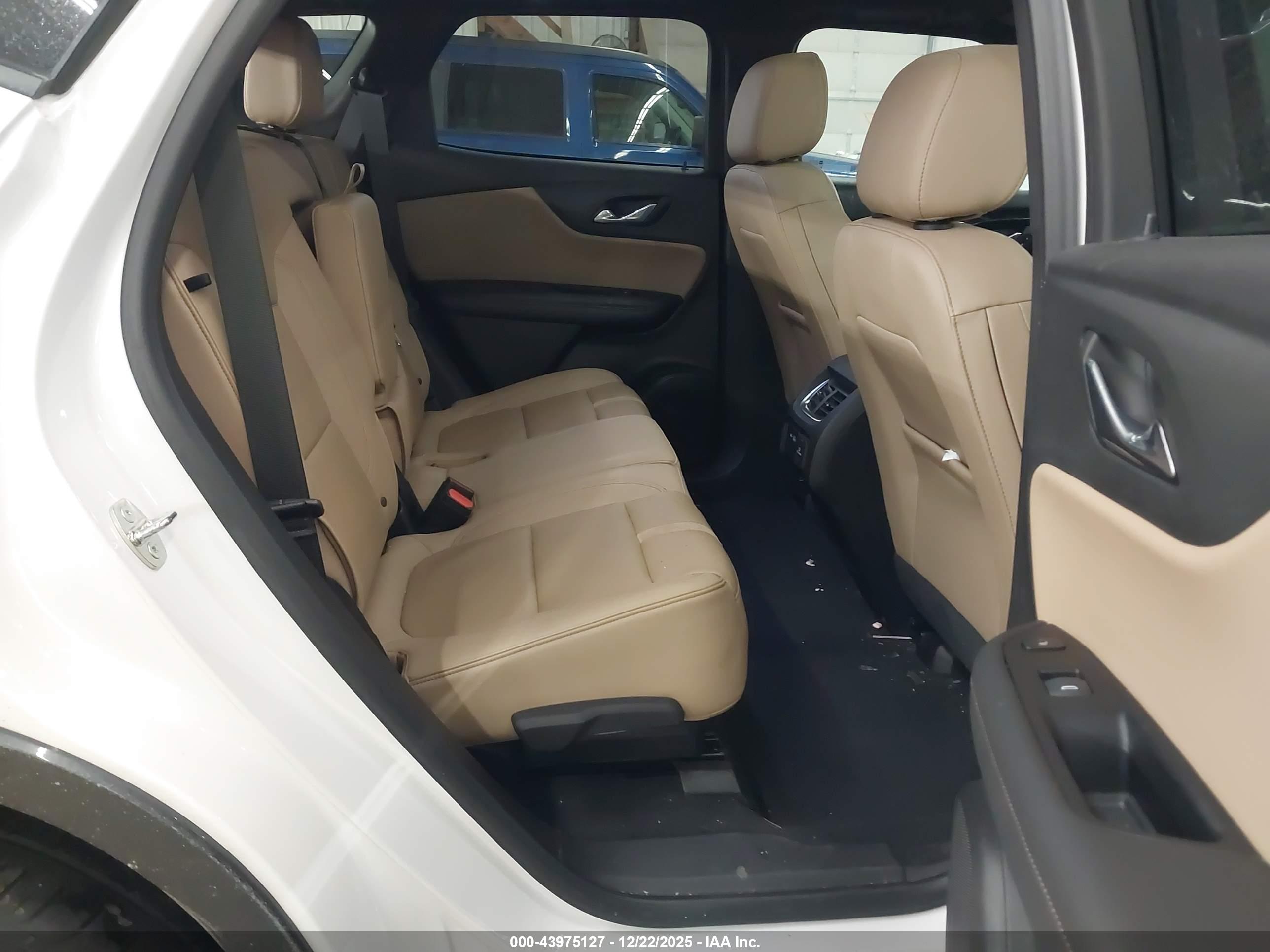 CHEVROLET BLAZER image 8