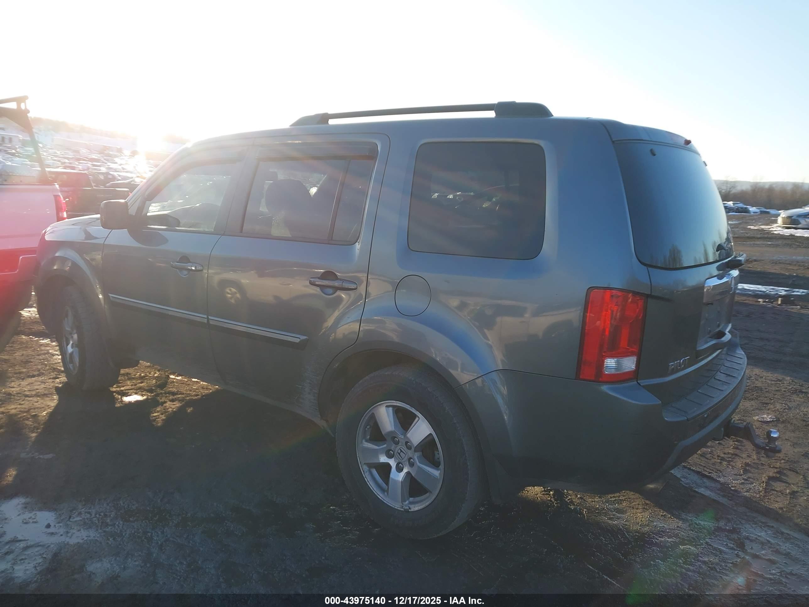 HONDA PILOT image 3
