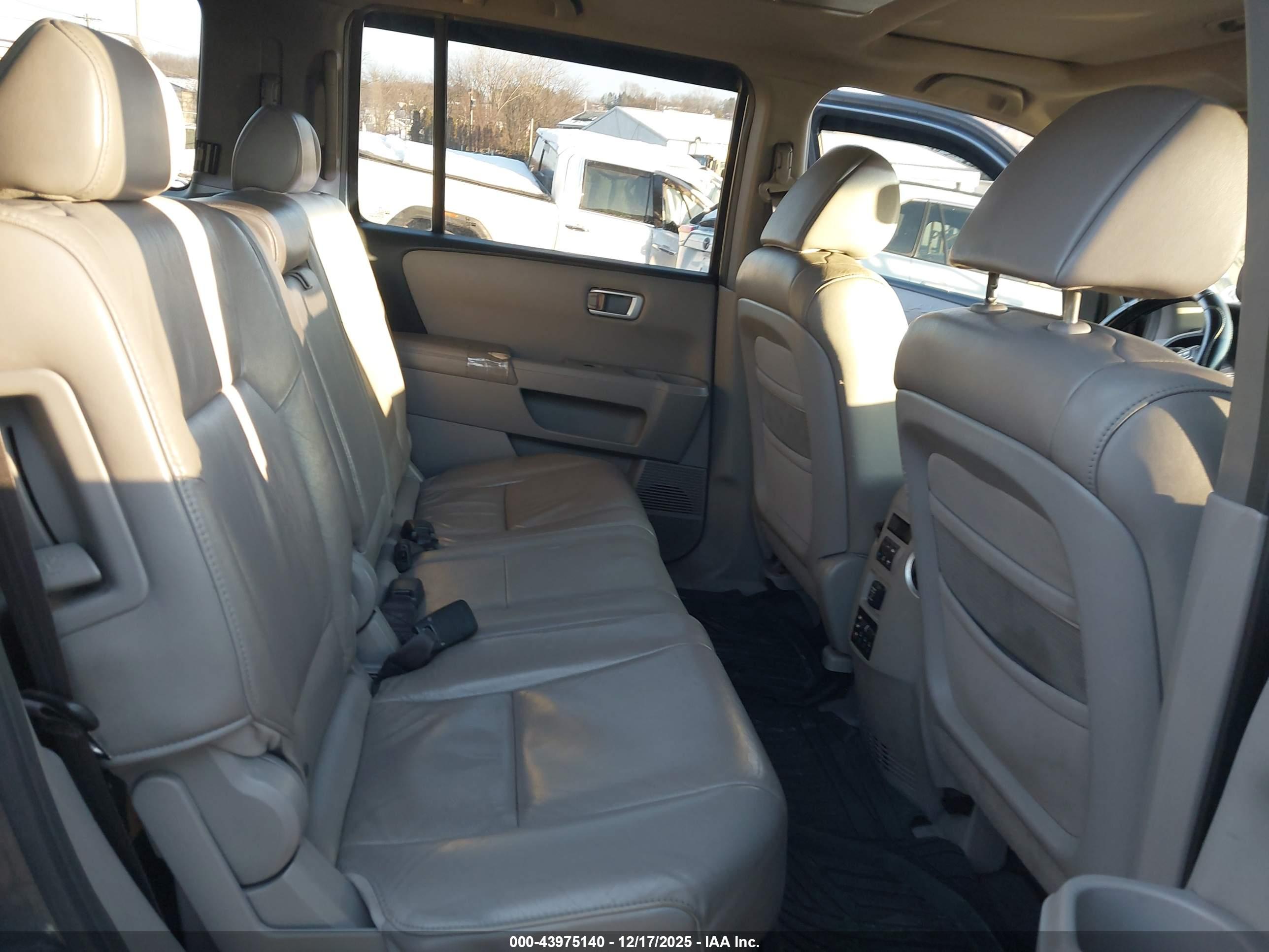 HONDA PILOT image 8
