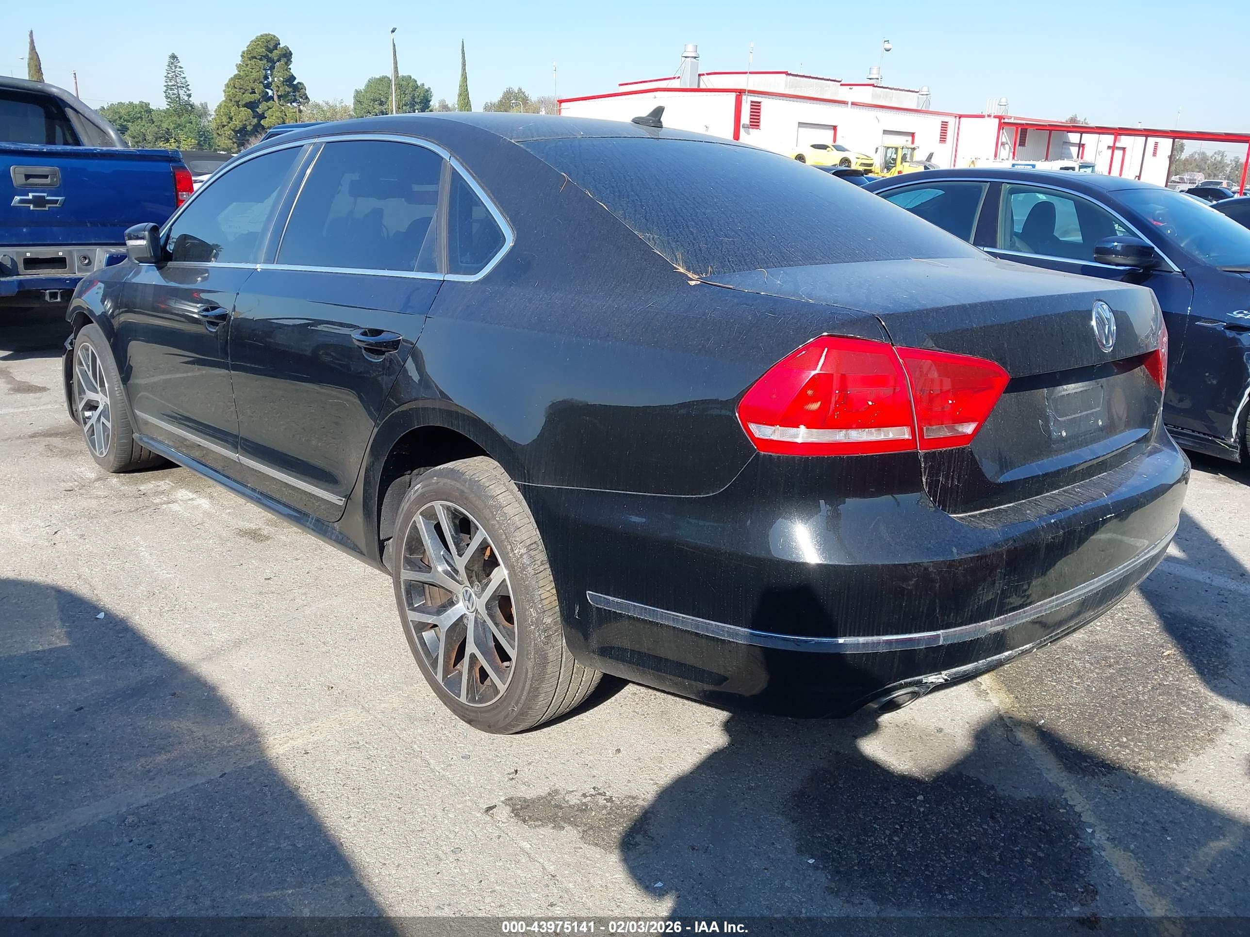 VOLKSWAGEN PASSAT image 3