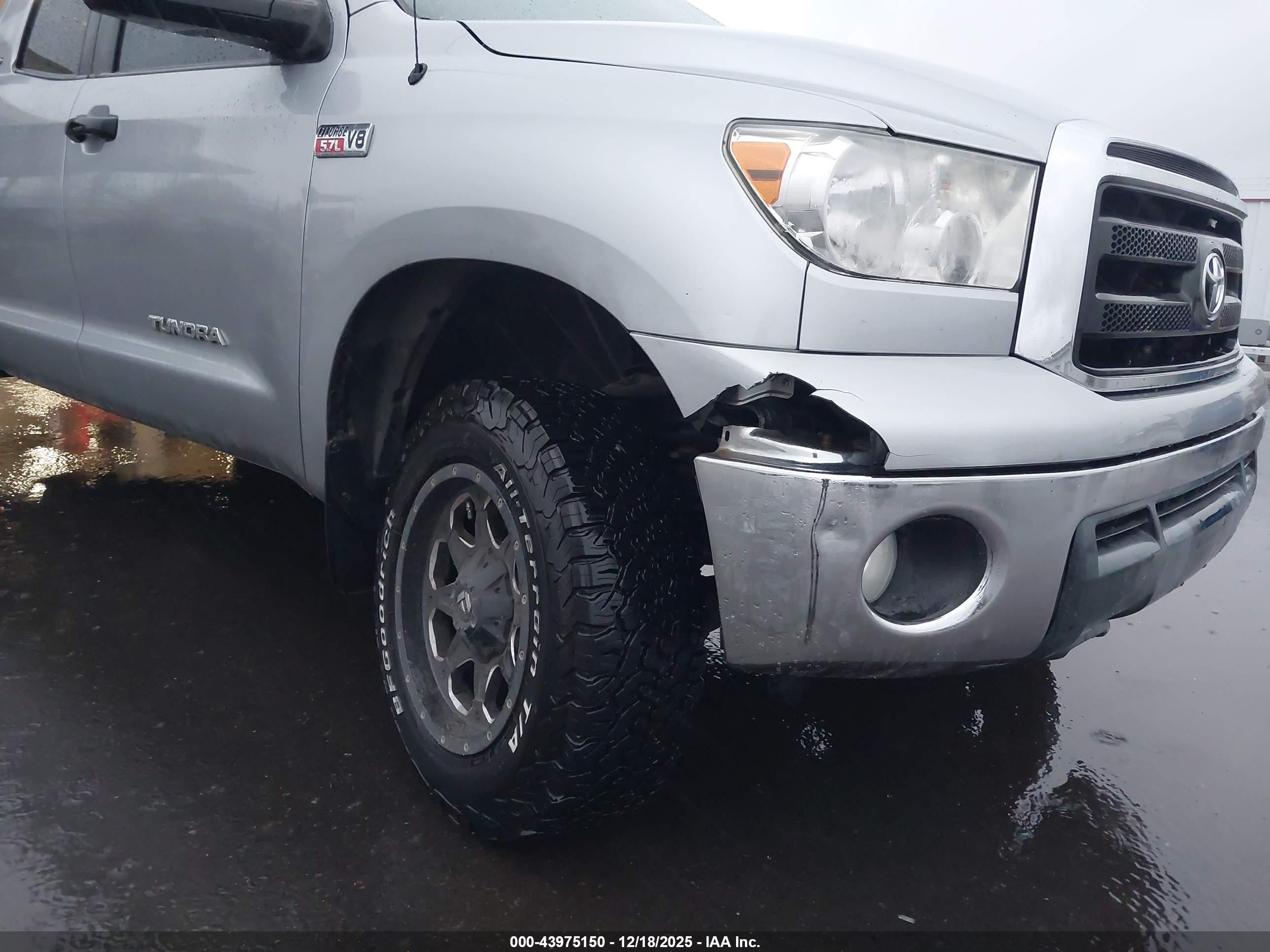 TOYOTA TUNDRA image 6