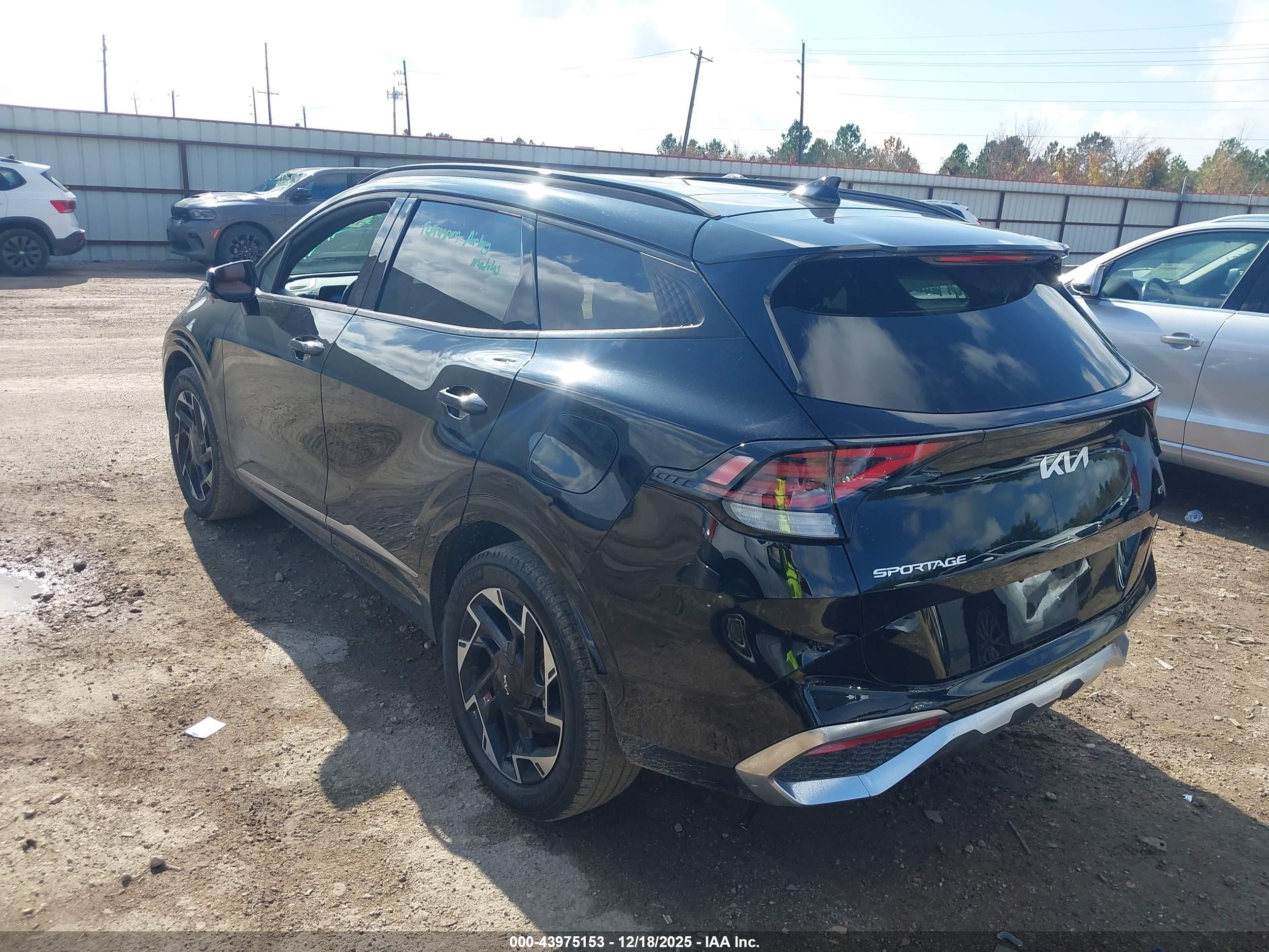 KIA SPORTAGE image 3