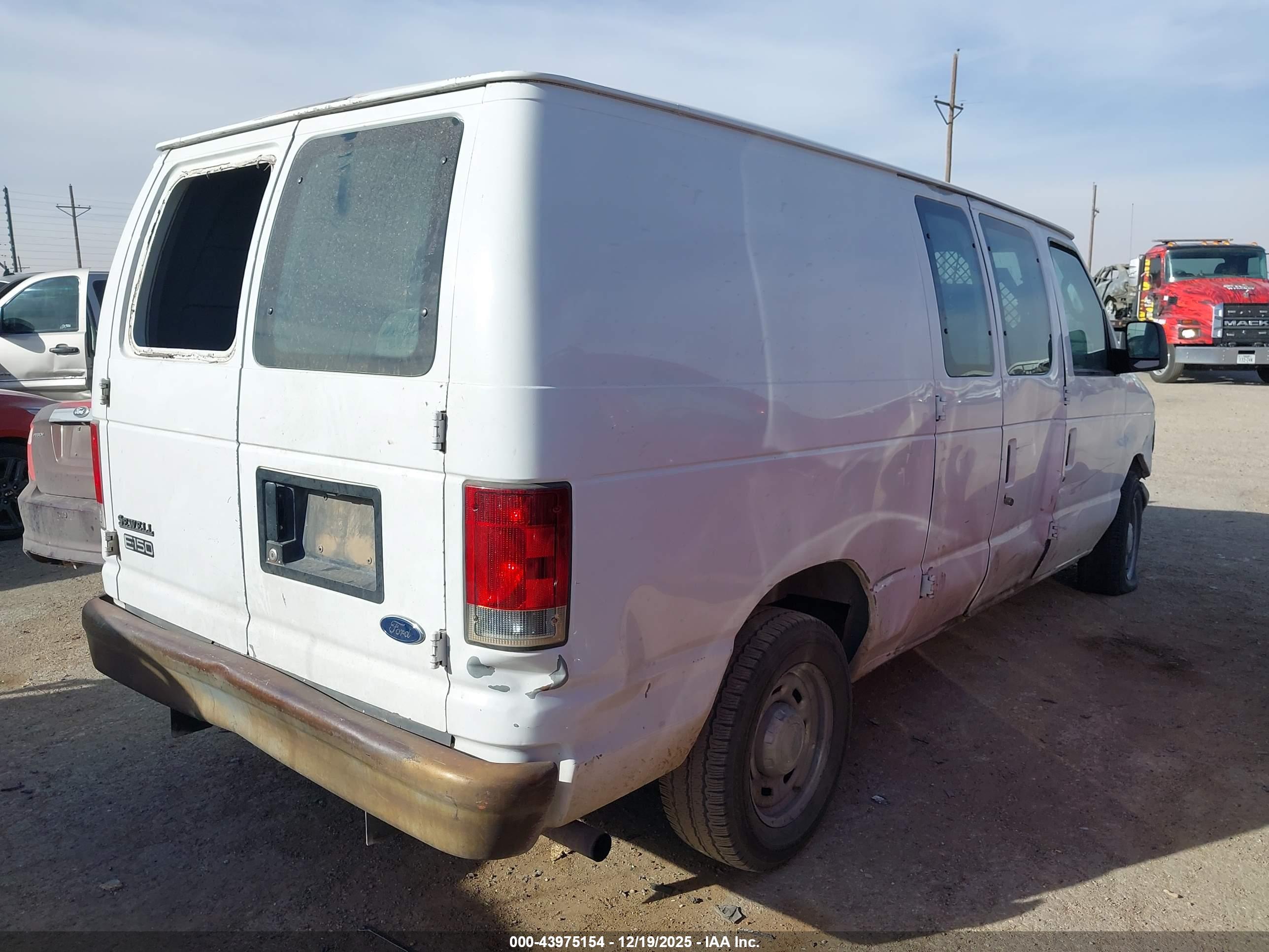 FORD E-150 image 4