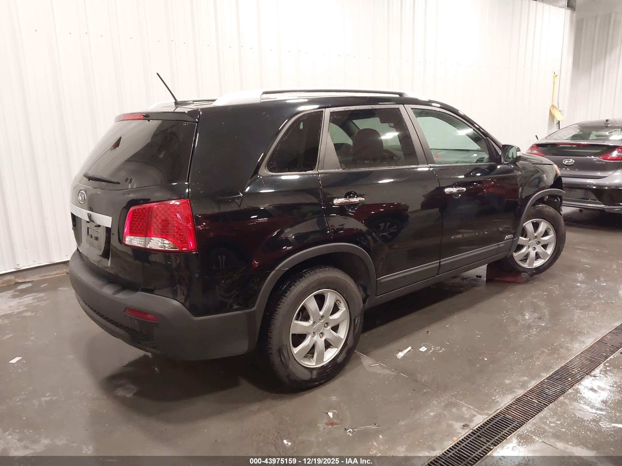 KIA SORENTO image 4