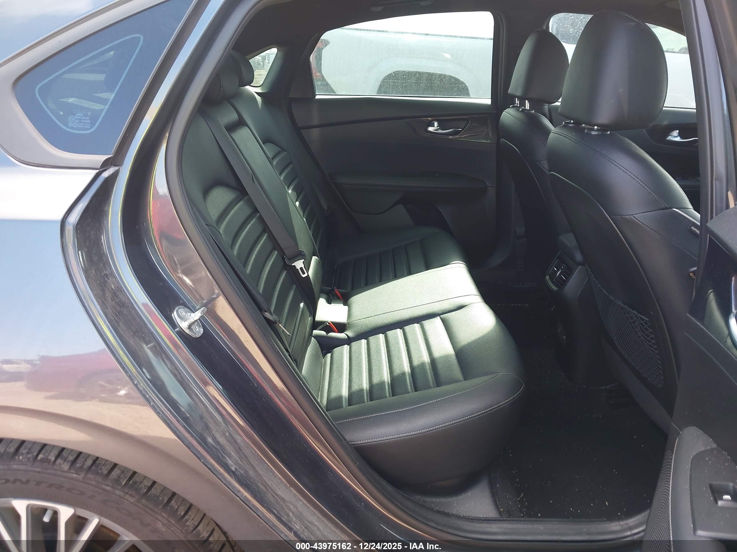 KIA FORTE image 8
