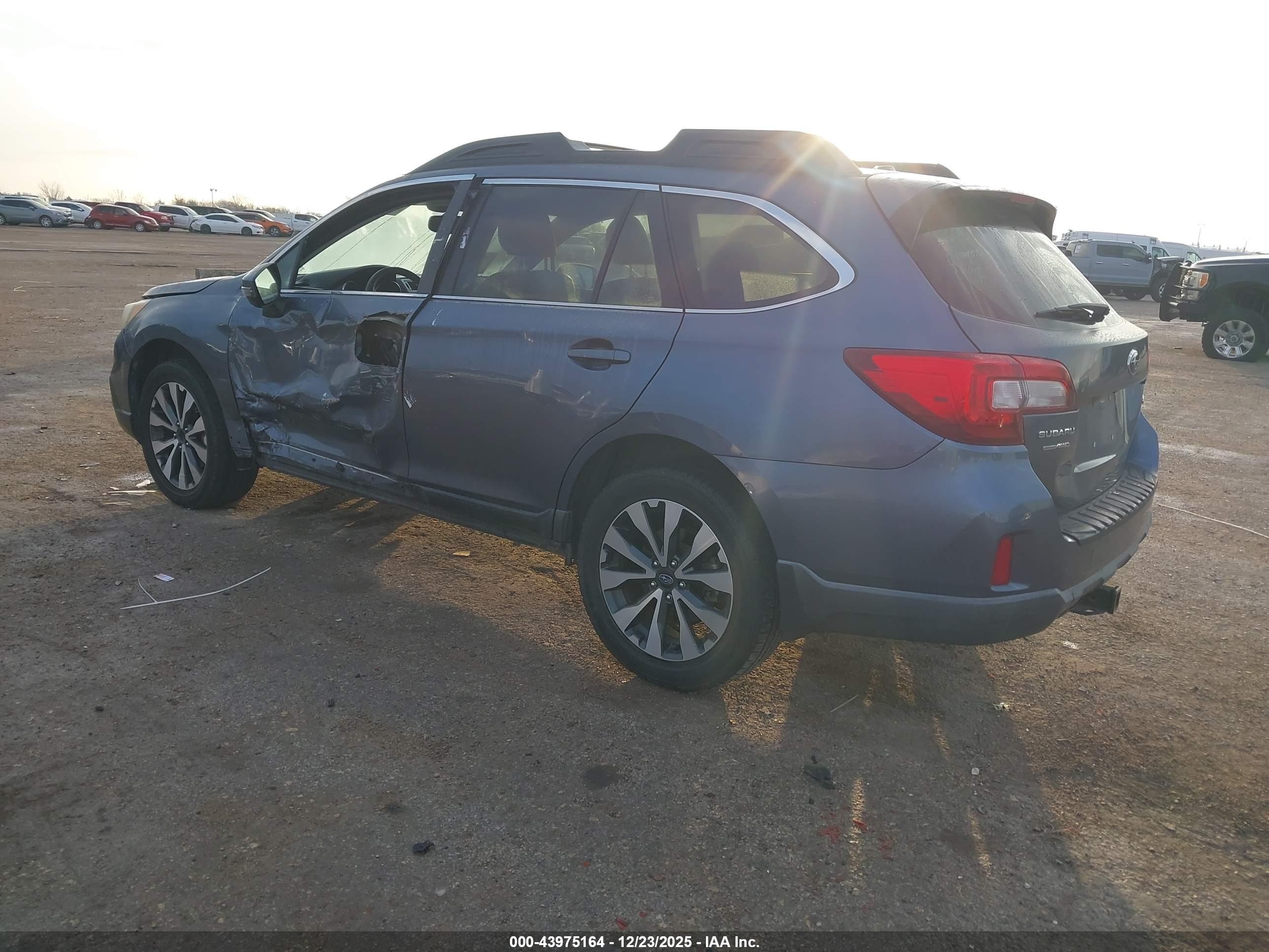 SUBARU OUTBACK image 3