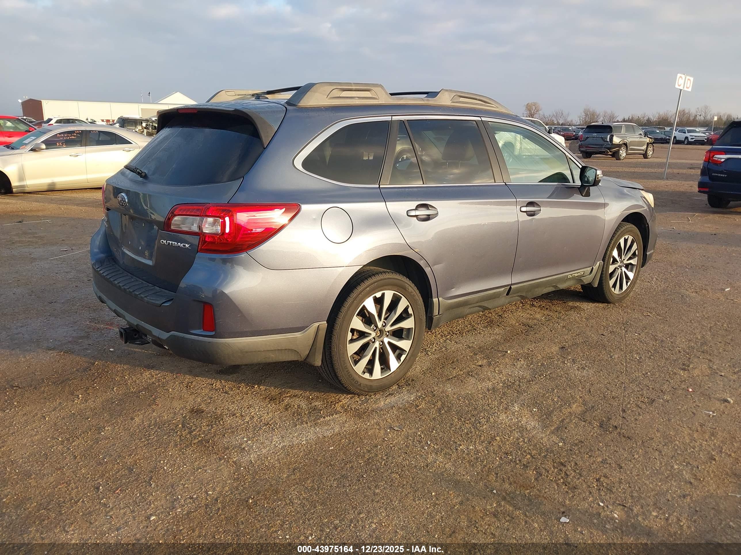 SUBARU OUTBACK image 4