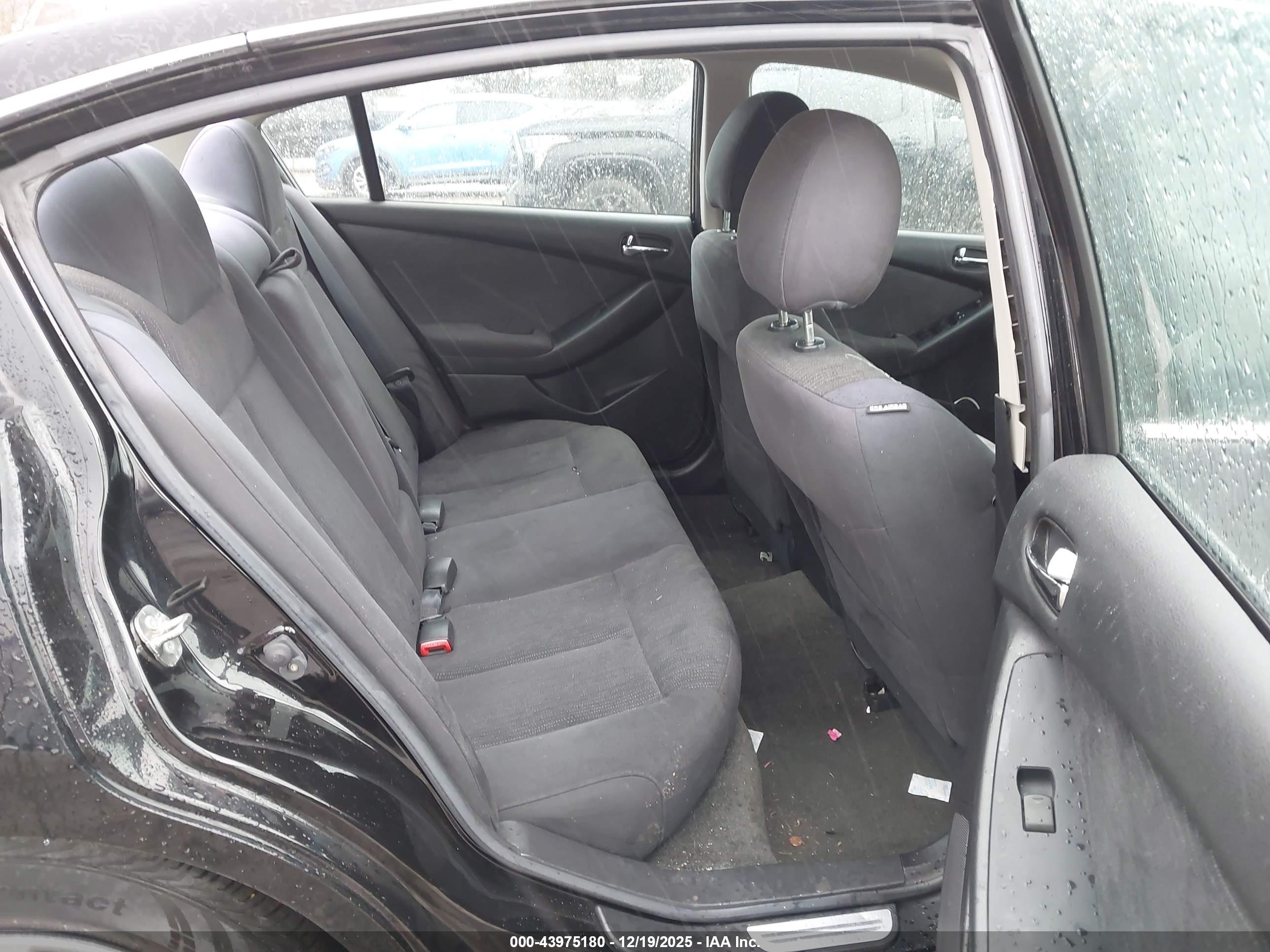 NISSAN ALTIMA image 8