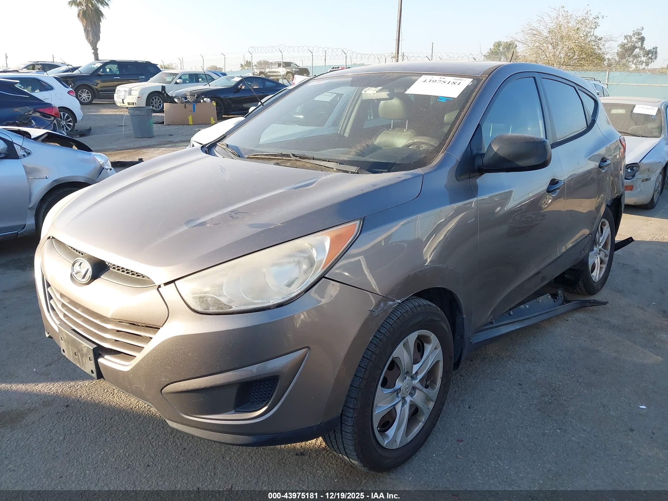 HYUNDAI TUCSON image 2
