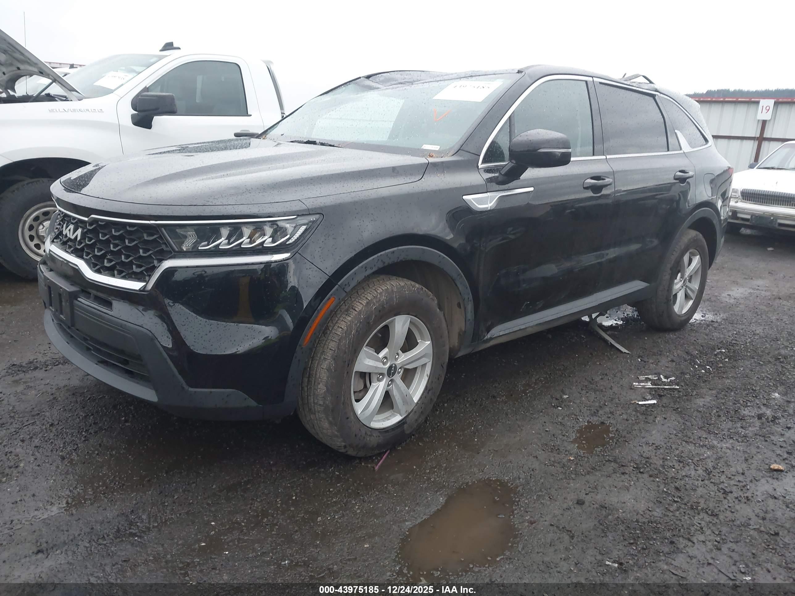 KIA SORENTO image 2