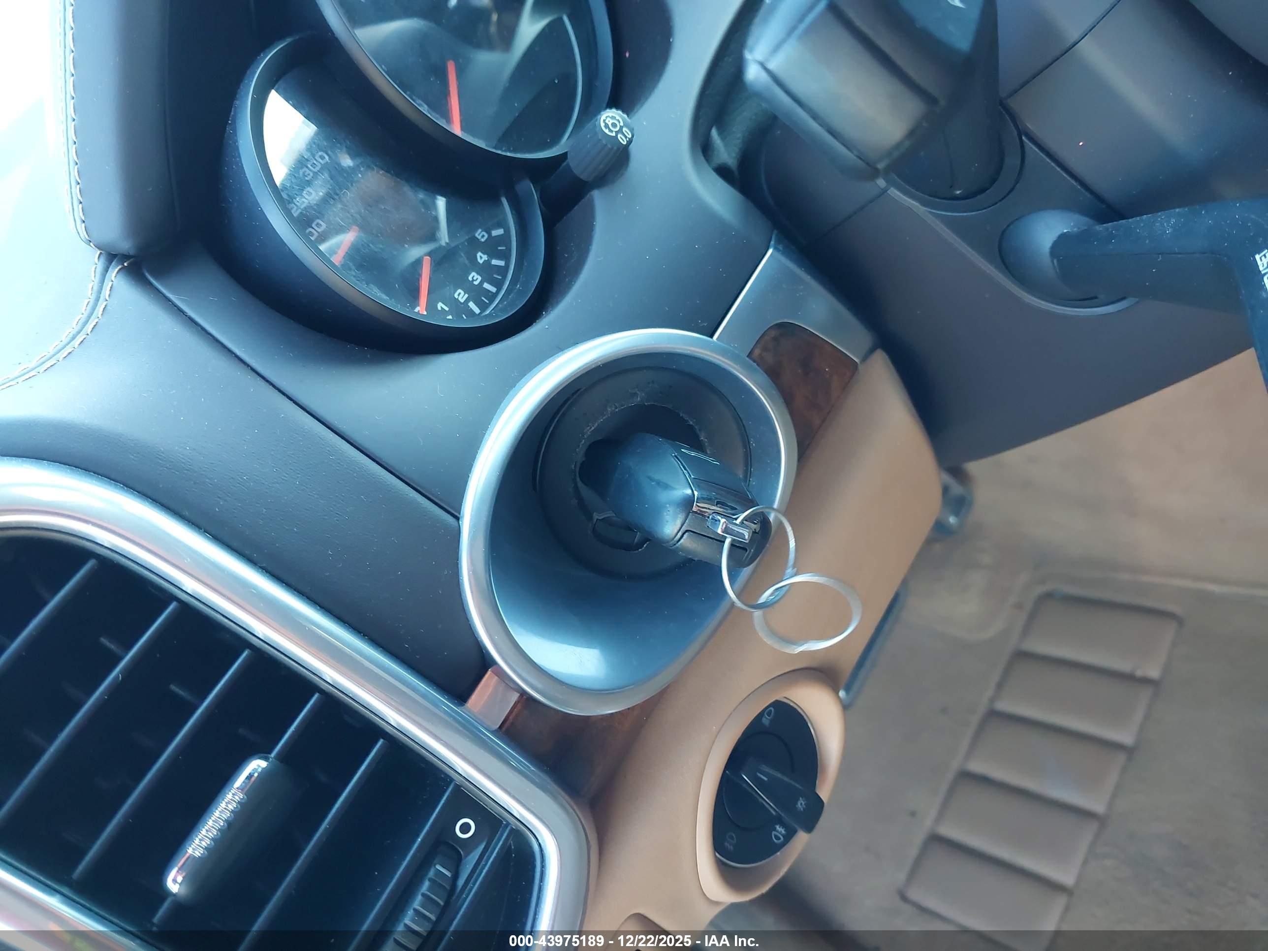 PORSCHE CAYENNE image 11