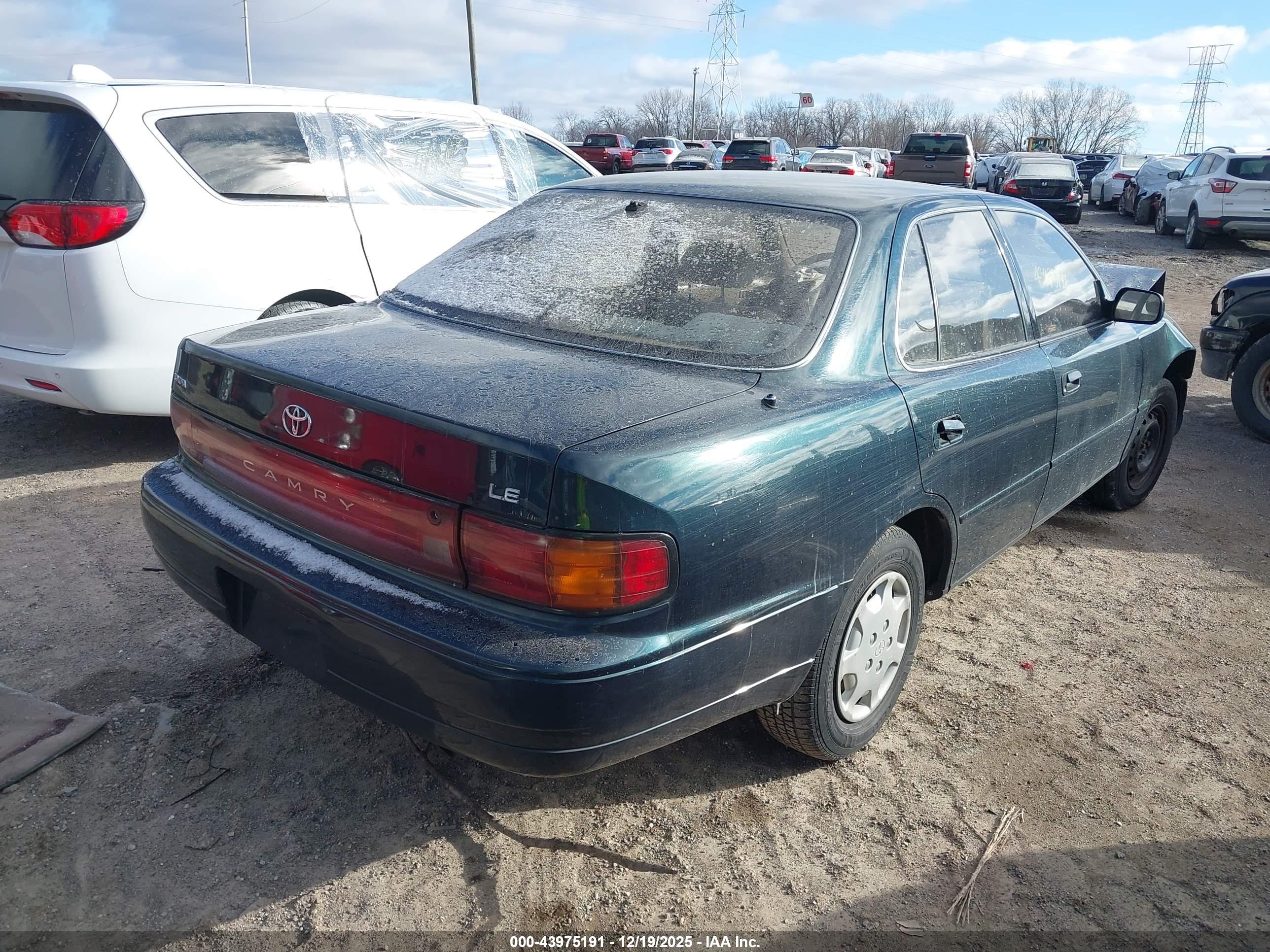 TOYOTA CAMRY image 4