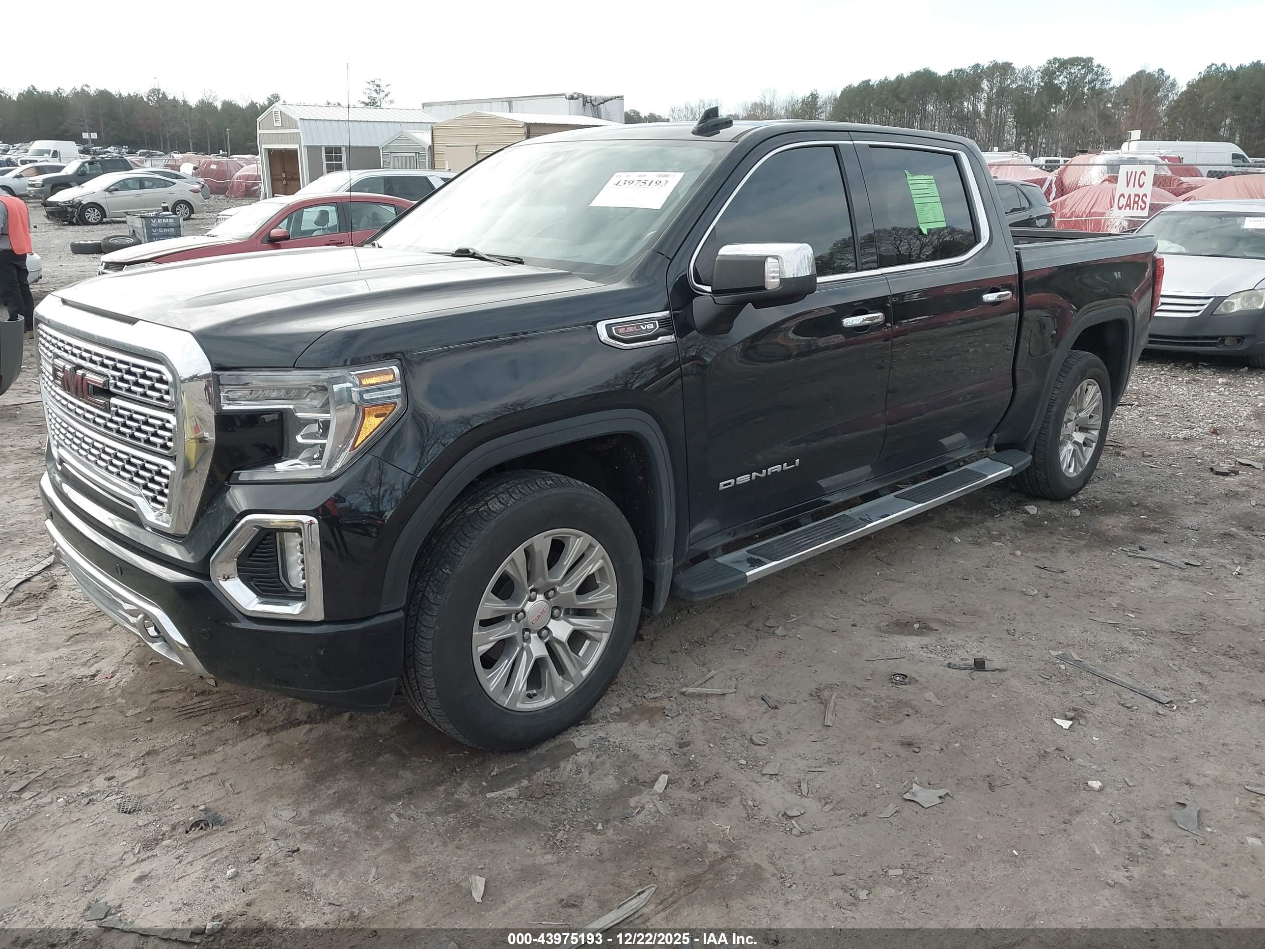 GMC SIERRA image 2