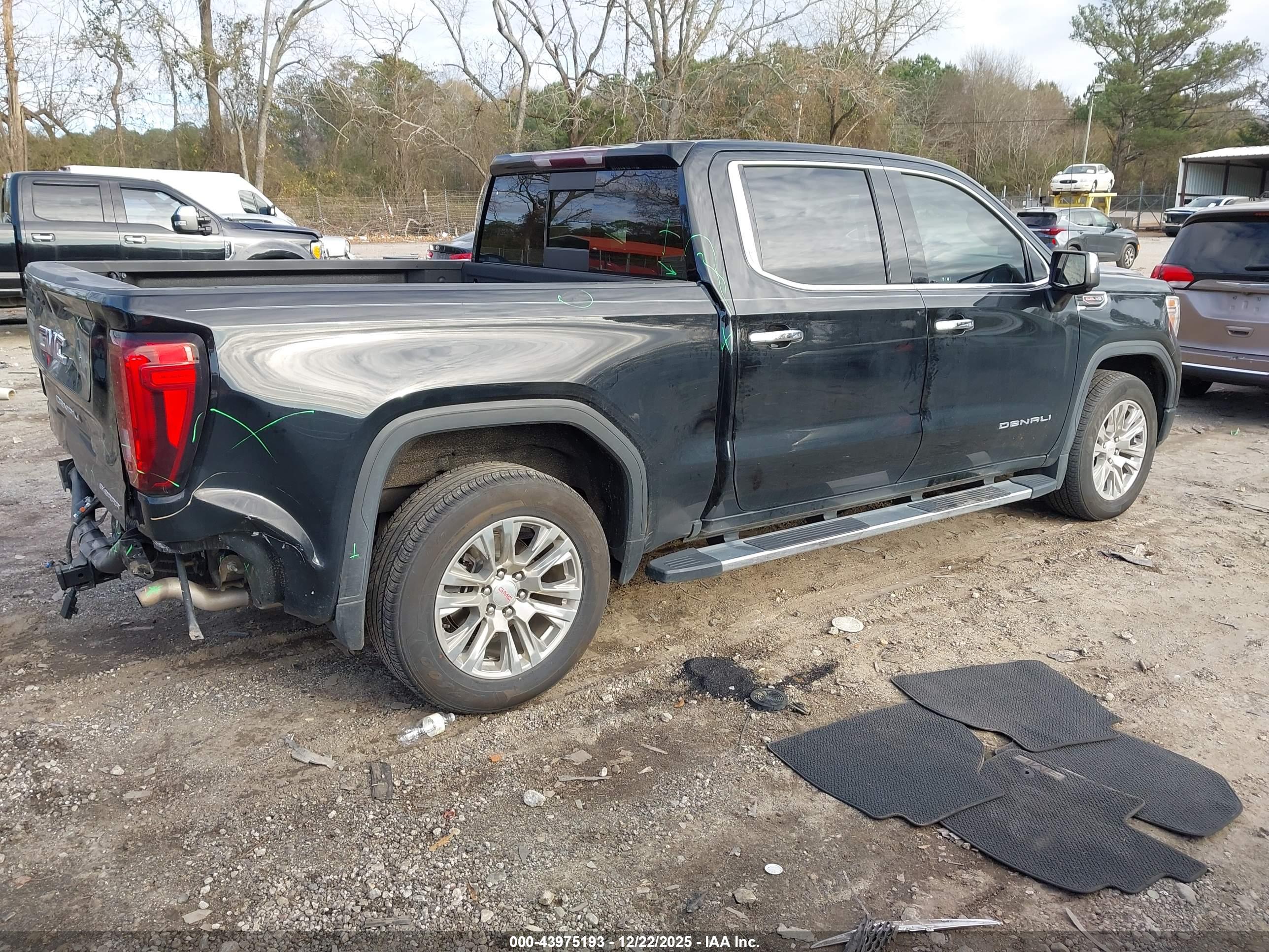 GMC SIERRA image 4