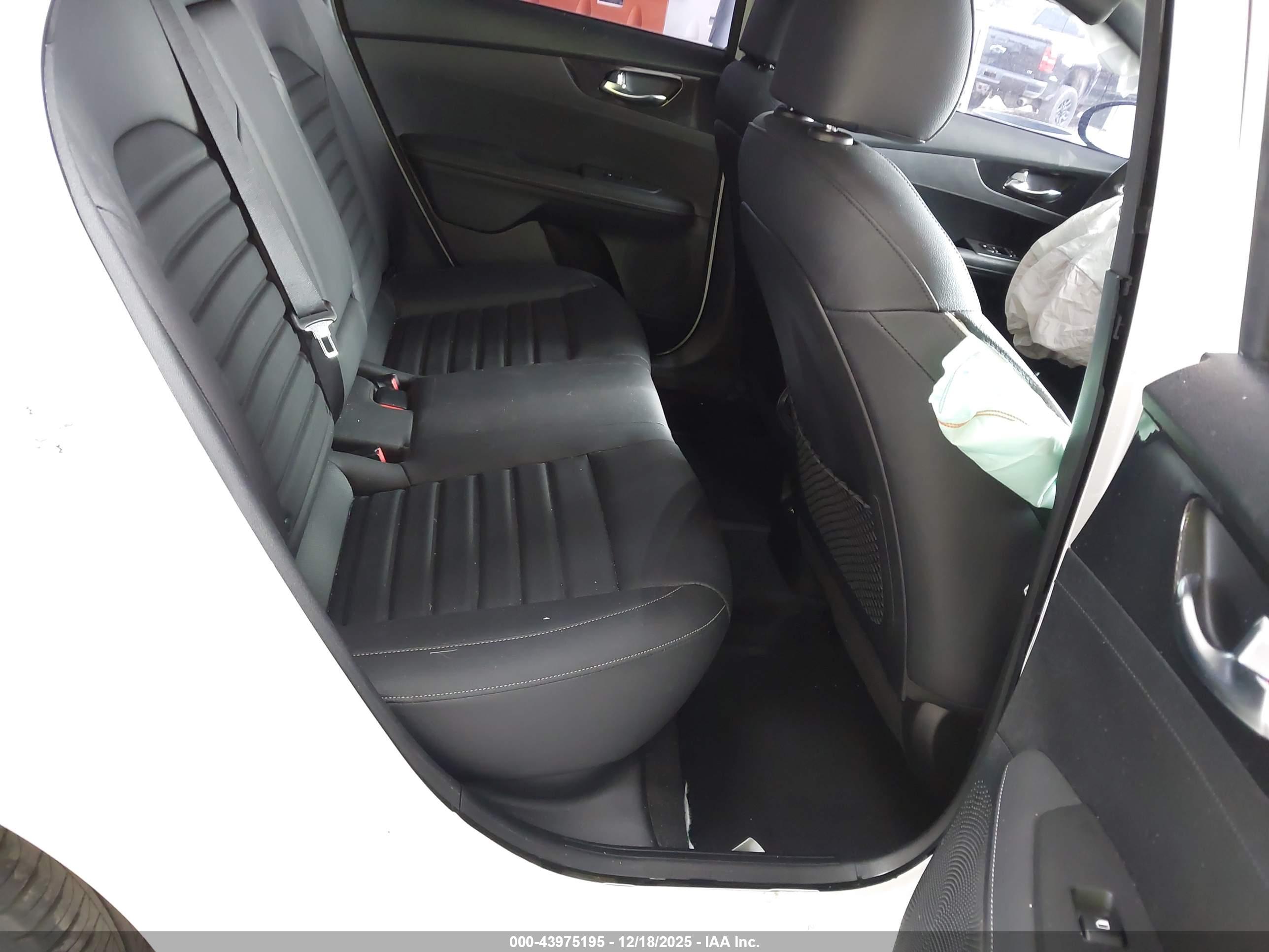 KIA FORTE image 8