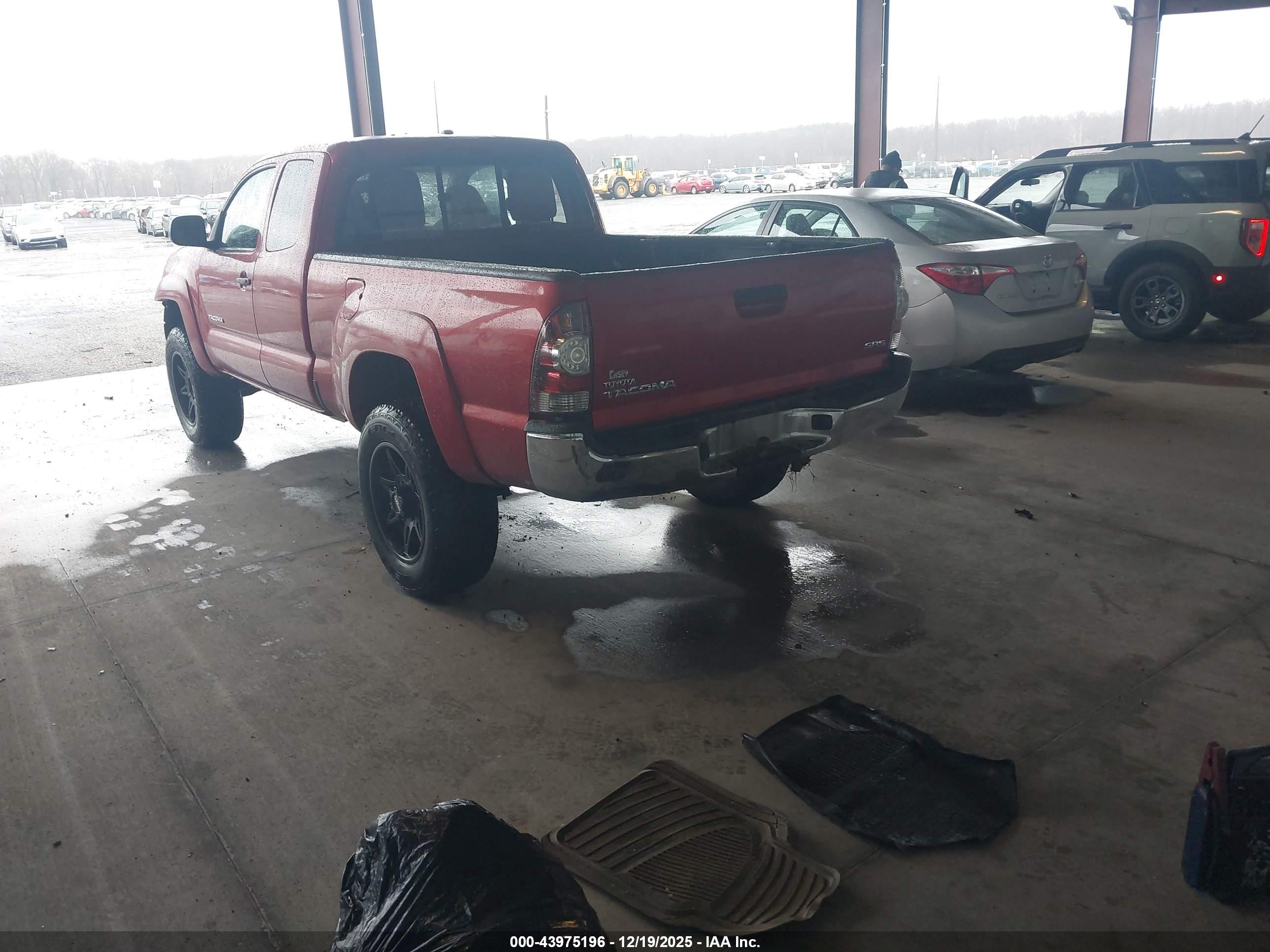 TOYOTA TACOMA image 3