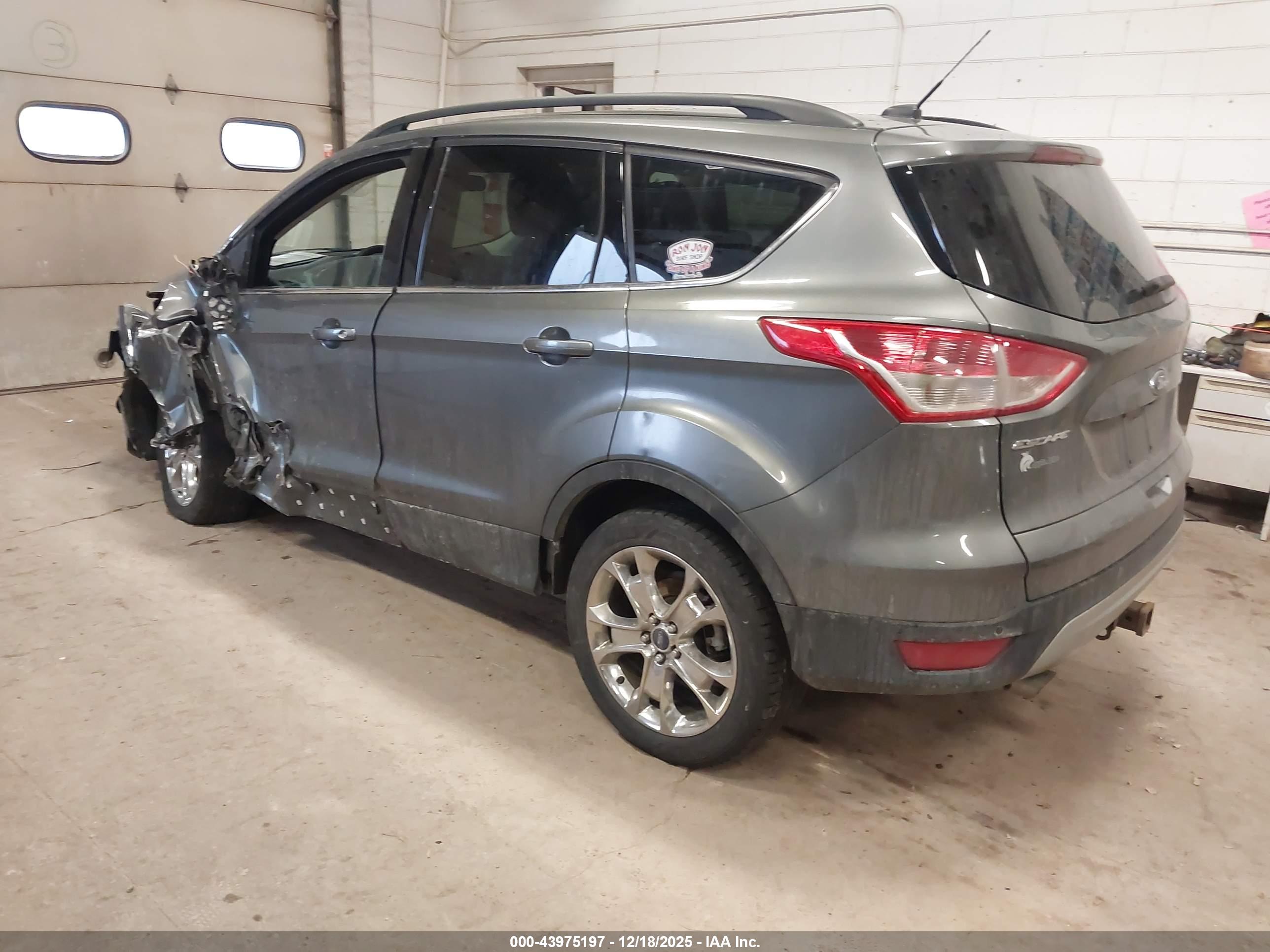 FORD ESCAPE image 3