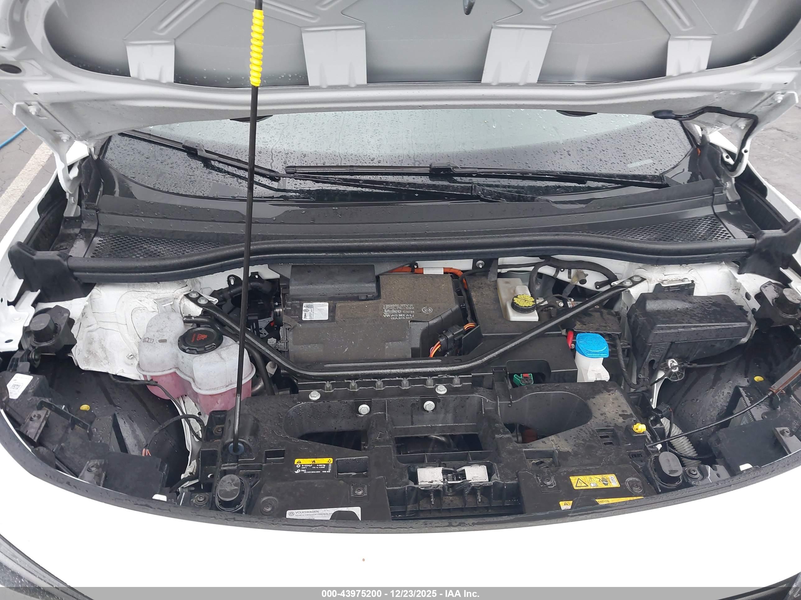 VOLKSWAGEN ID.4 image 10