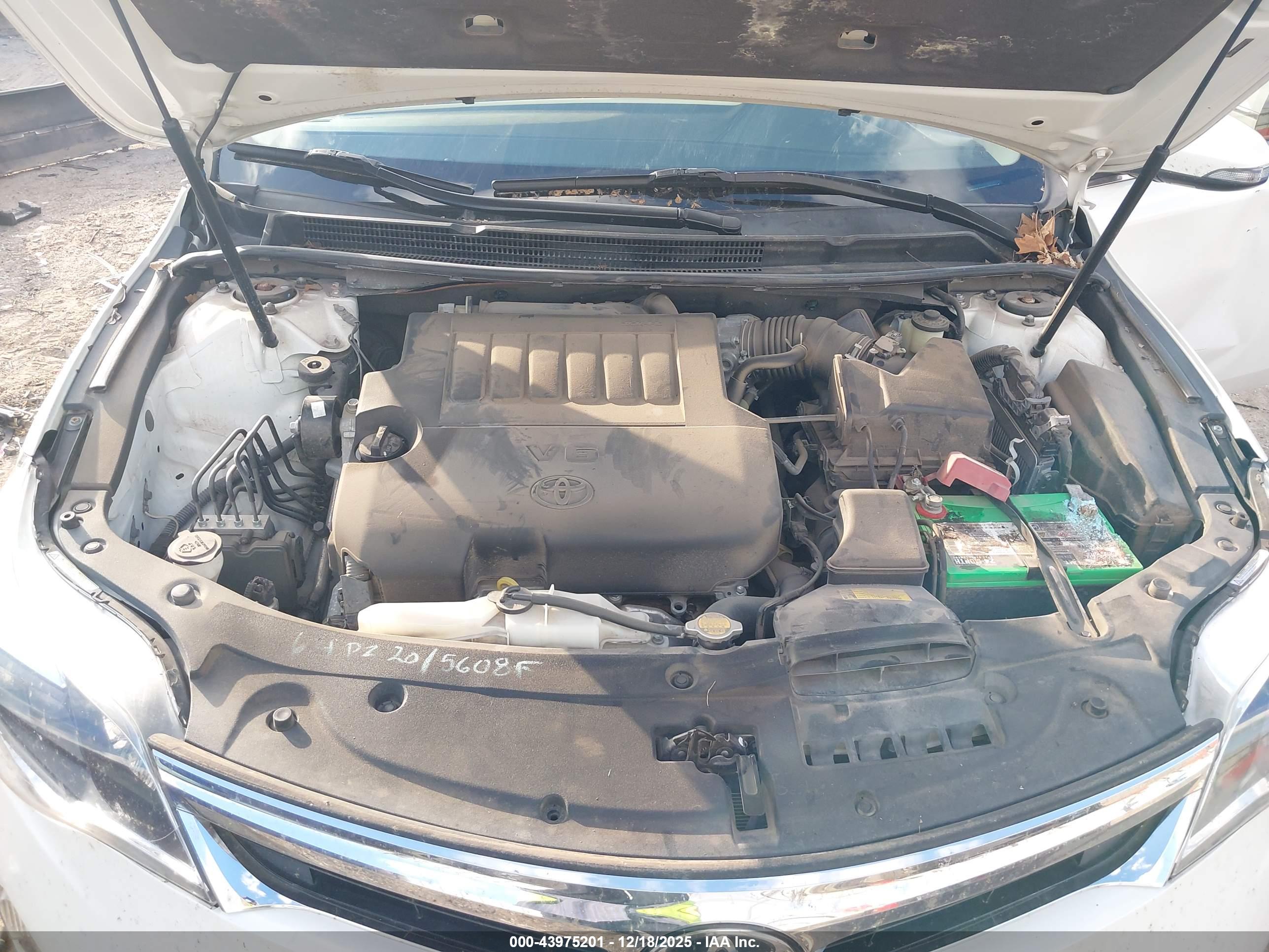 TOYOTA AVALON image 10