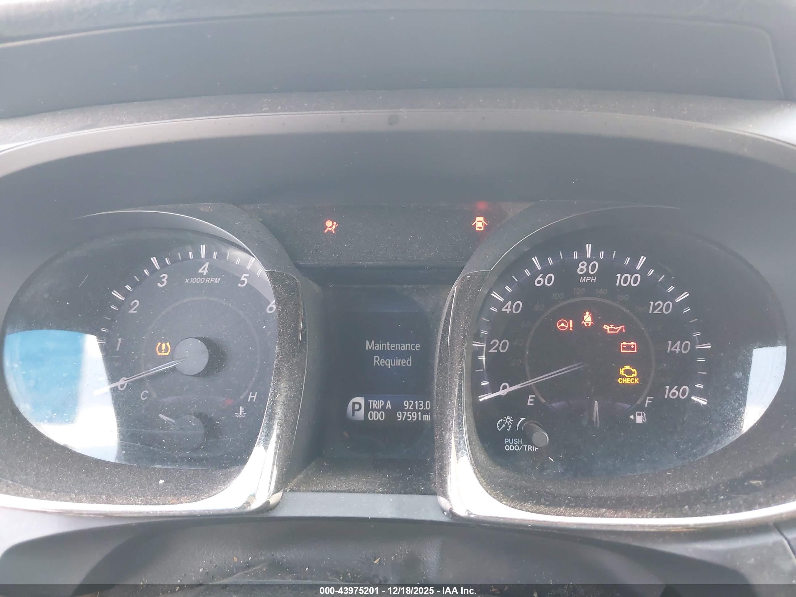 TOYOTA AVALON image 7
