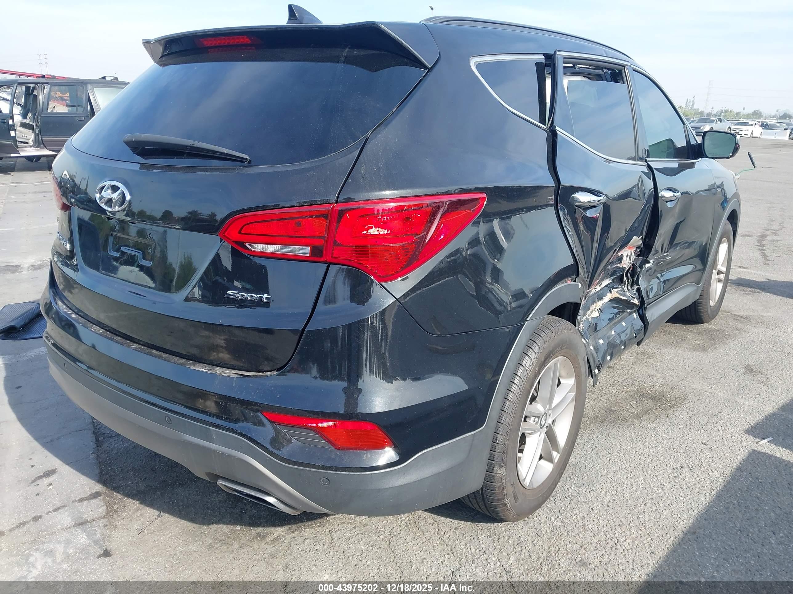 HYUNDAI SANTA image 4