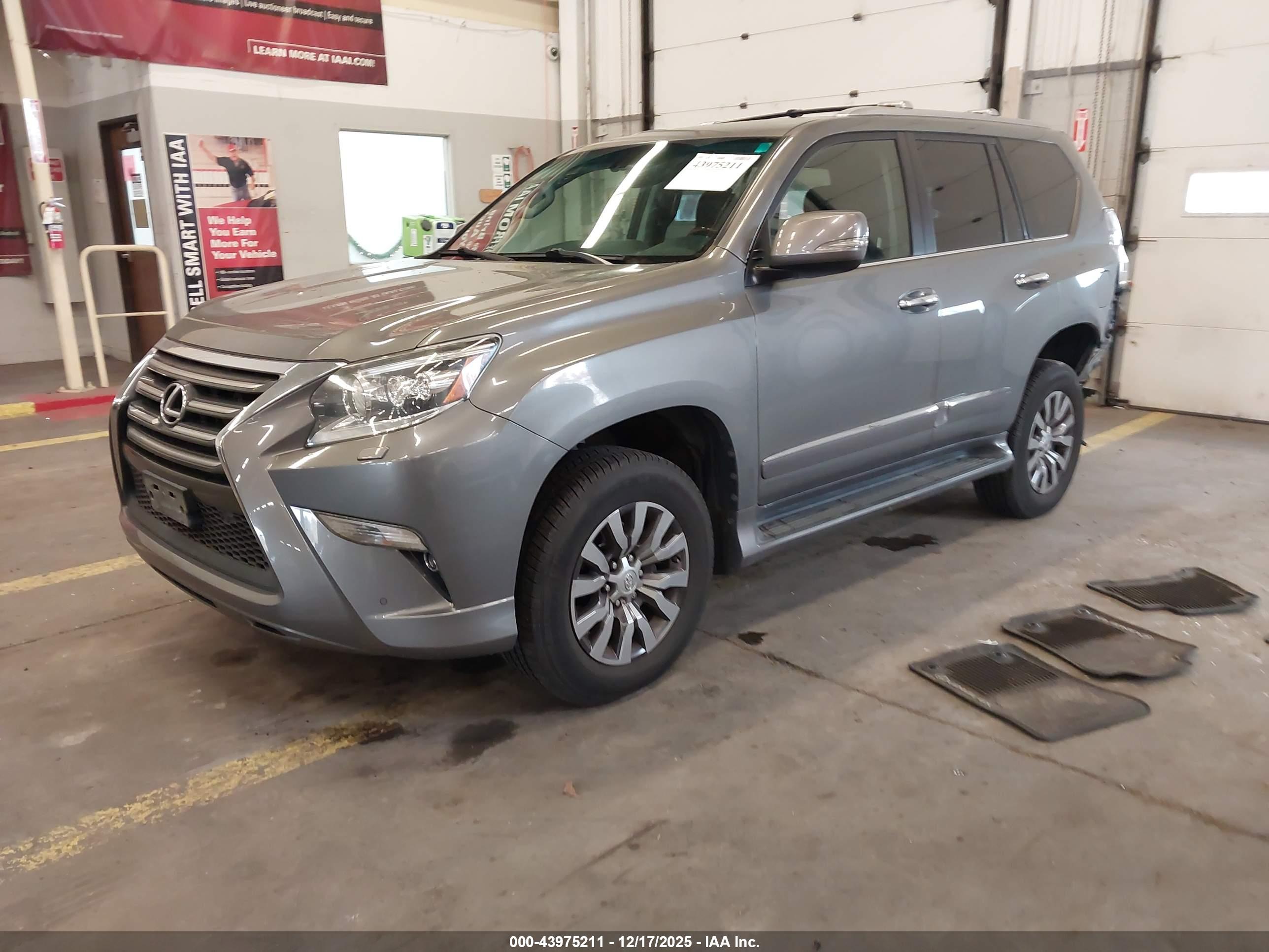 LEXUS GX image 2