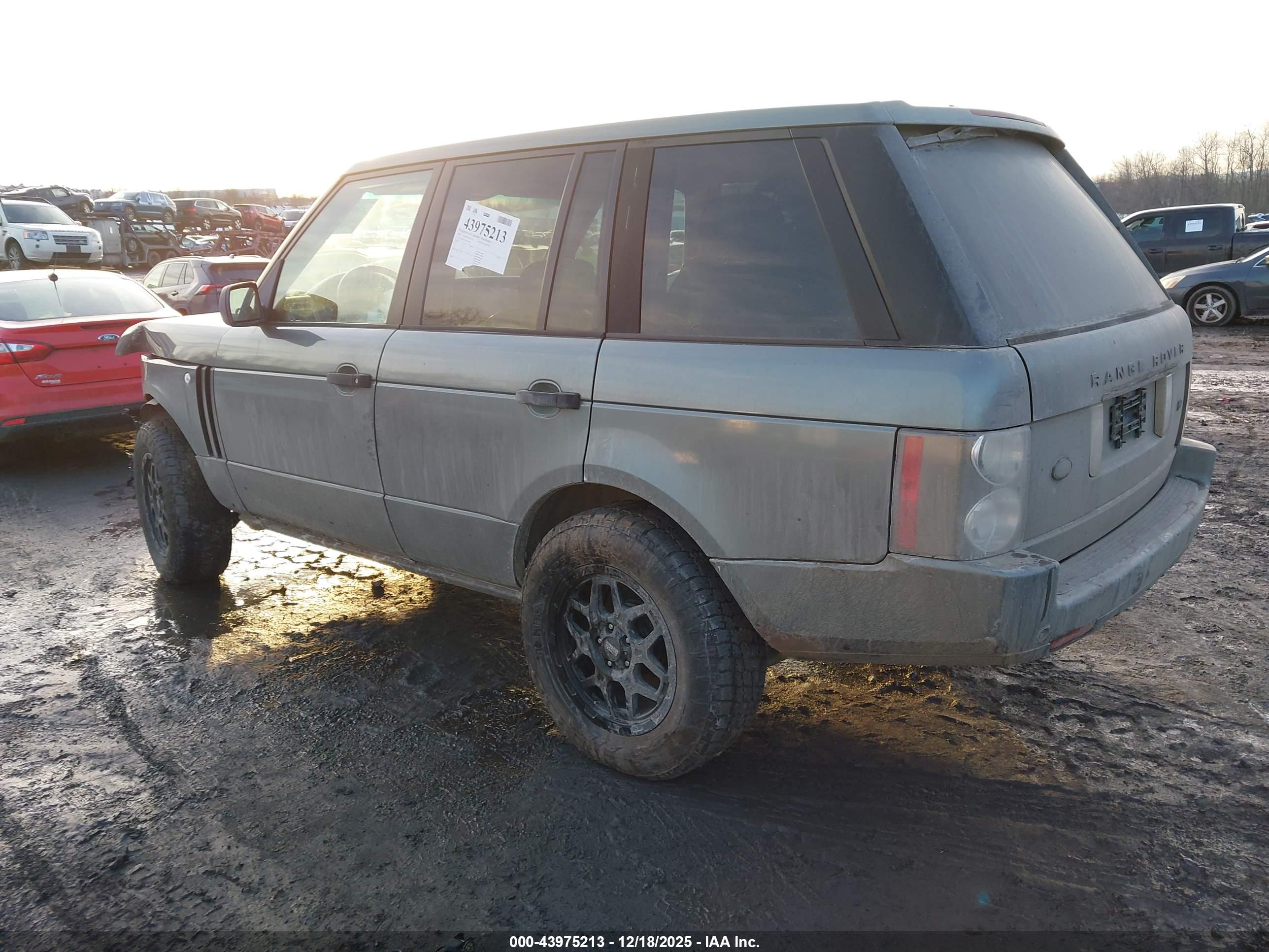 LAND ROVER image 3