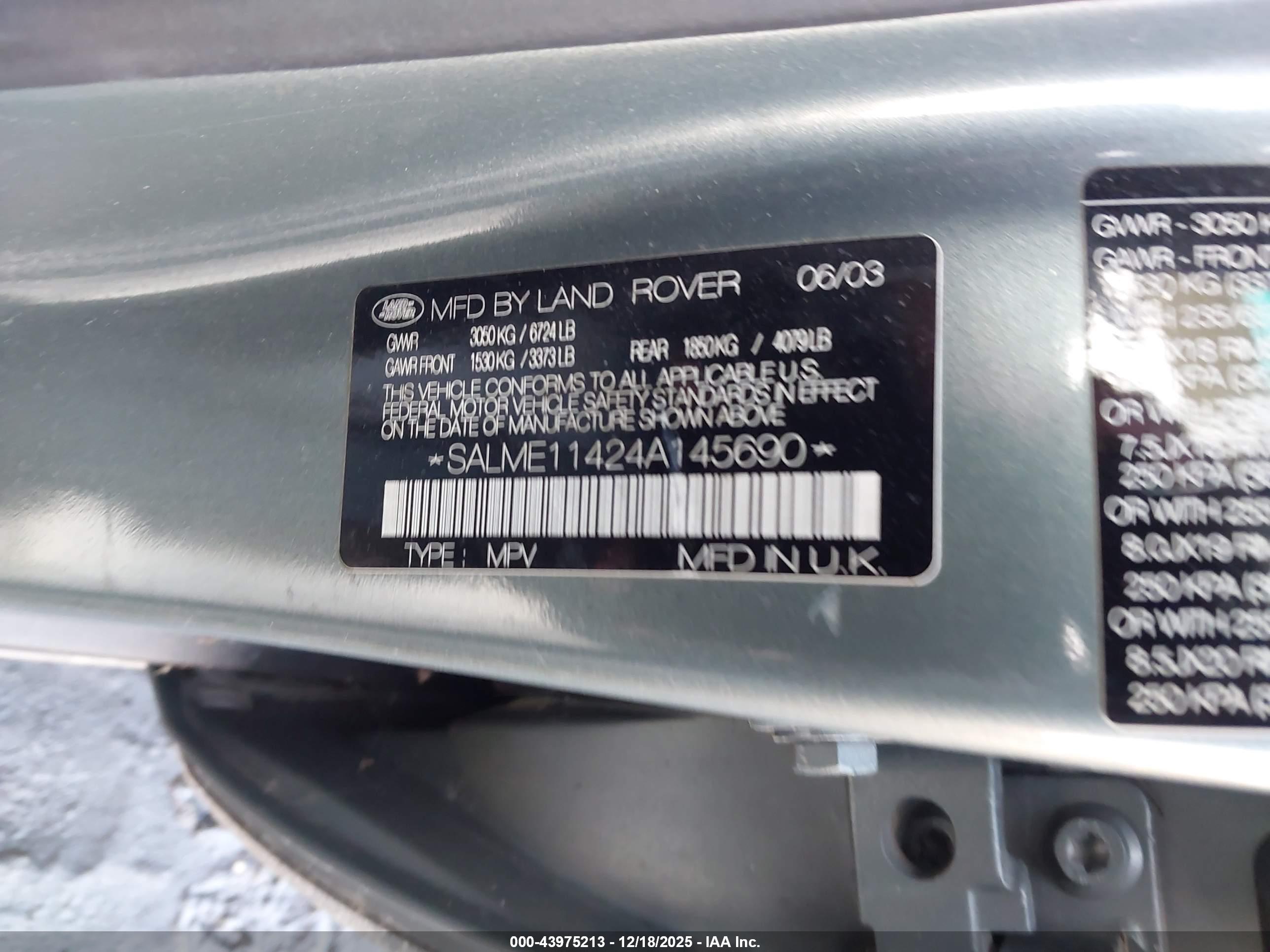 LAND ROVER image 9