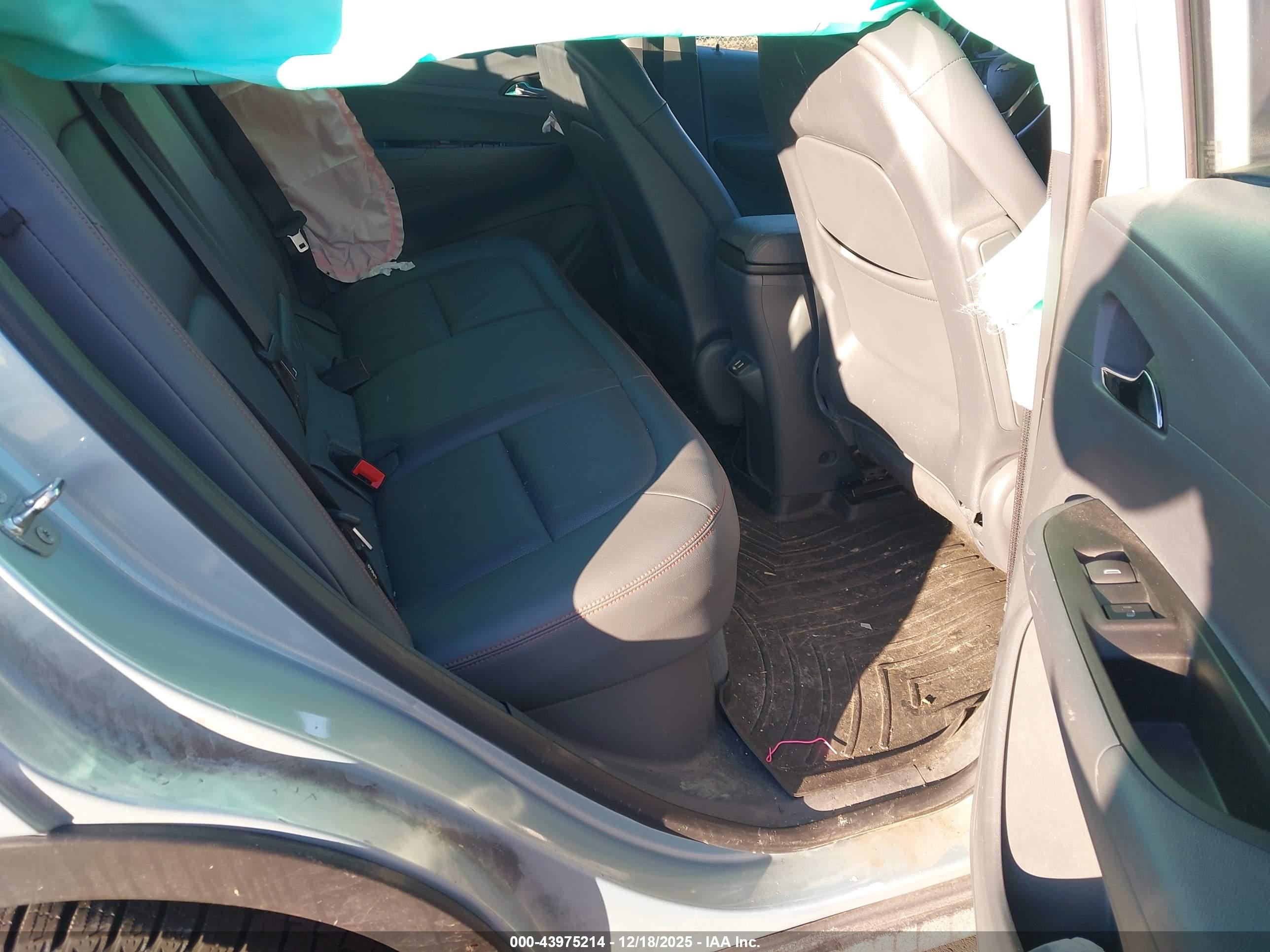 CHEVROLET BOLT image 8