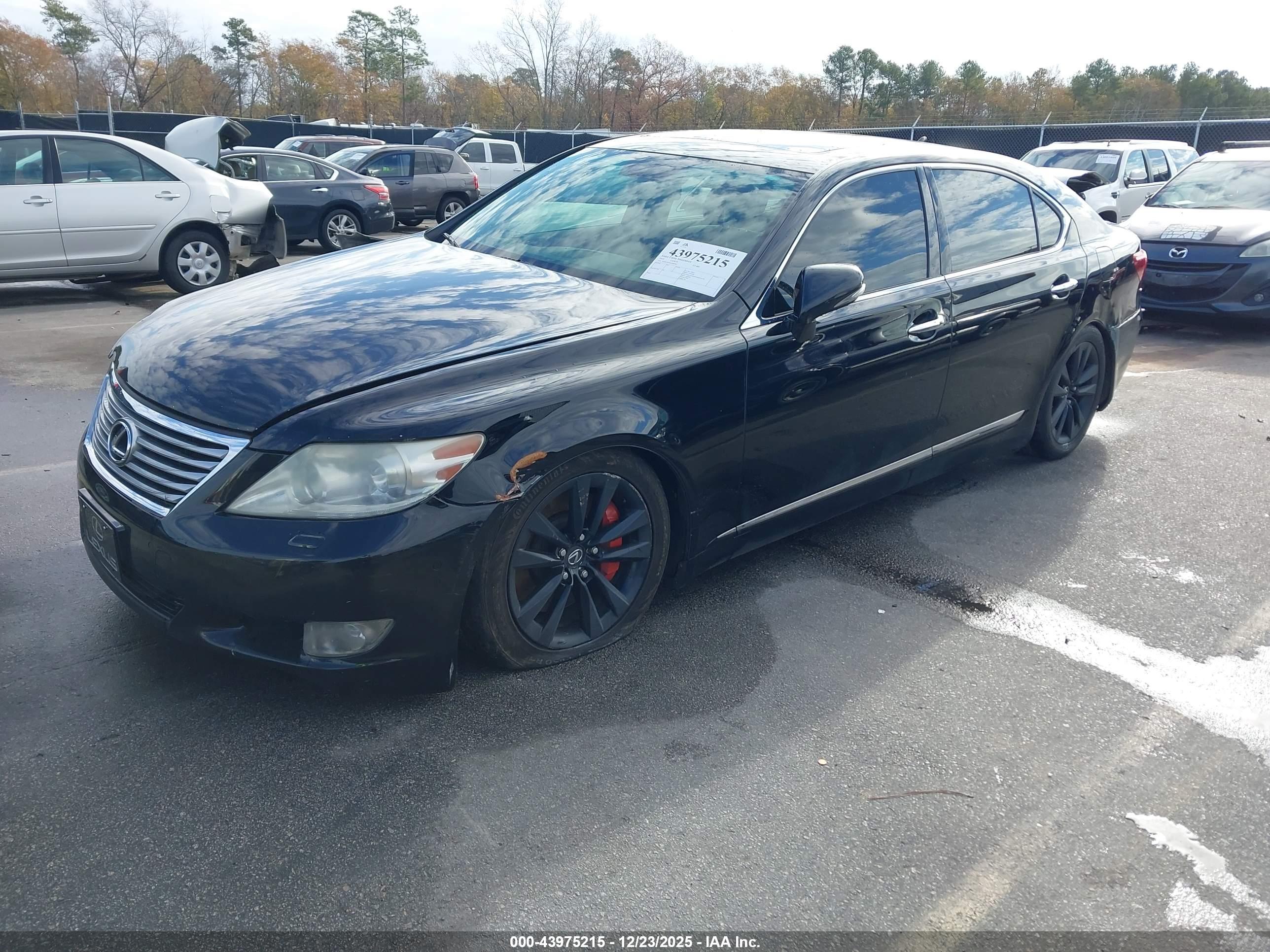 LEXUS LS image 2