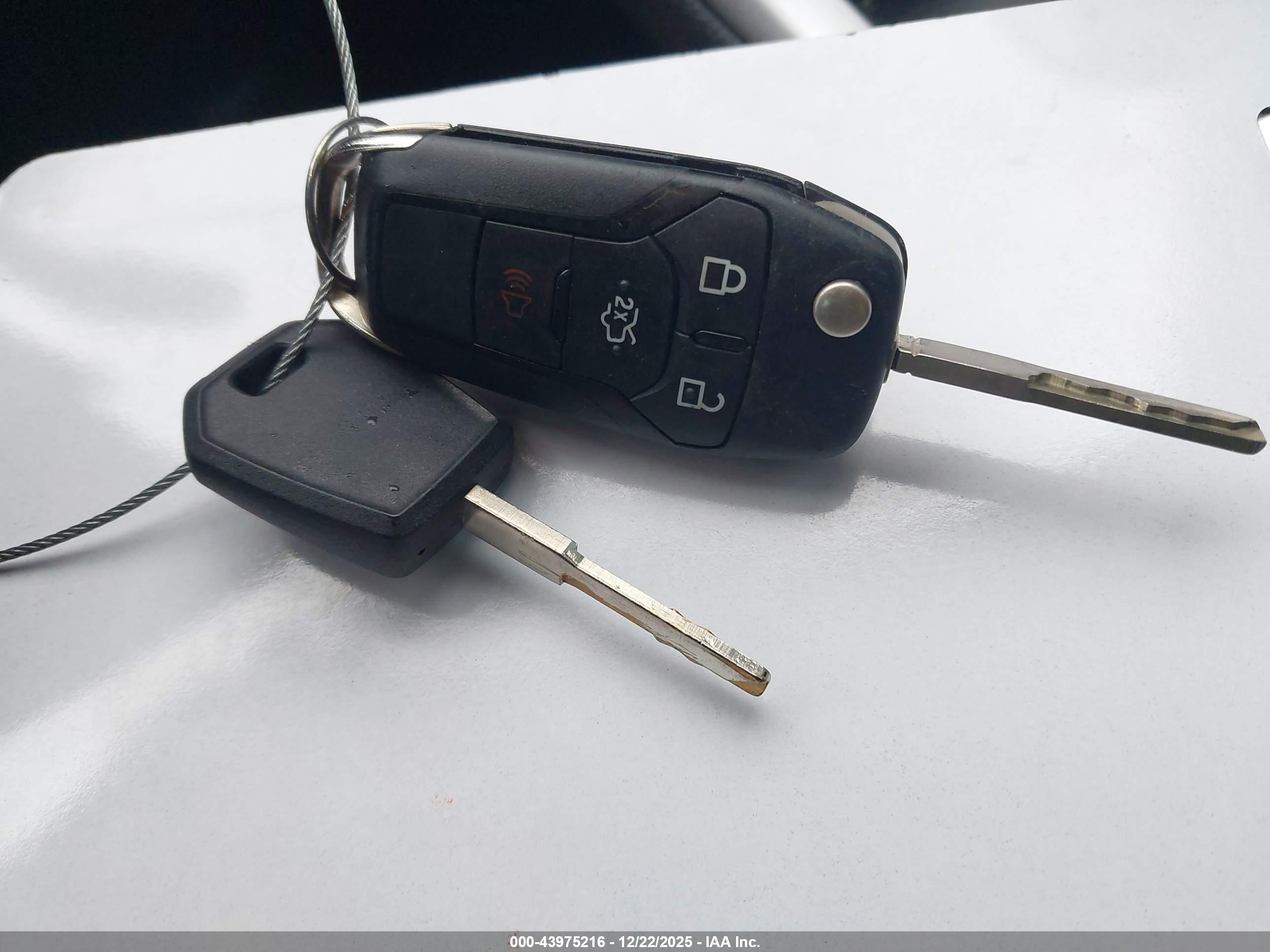 FORD FUSION image 11