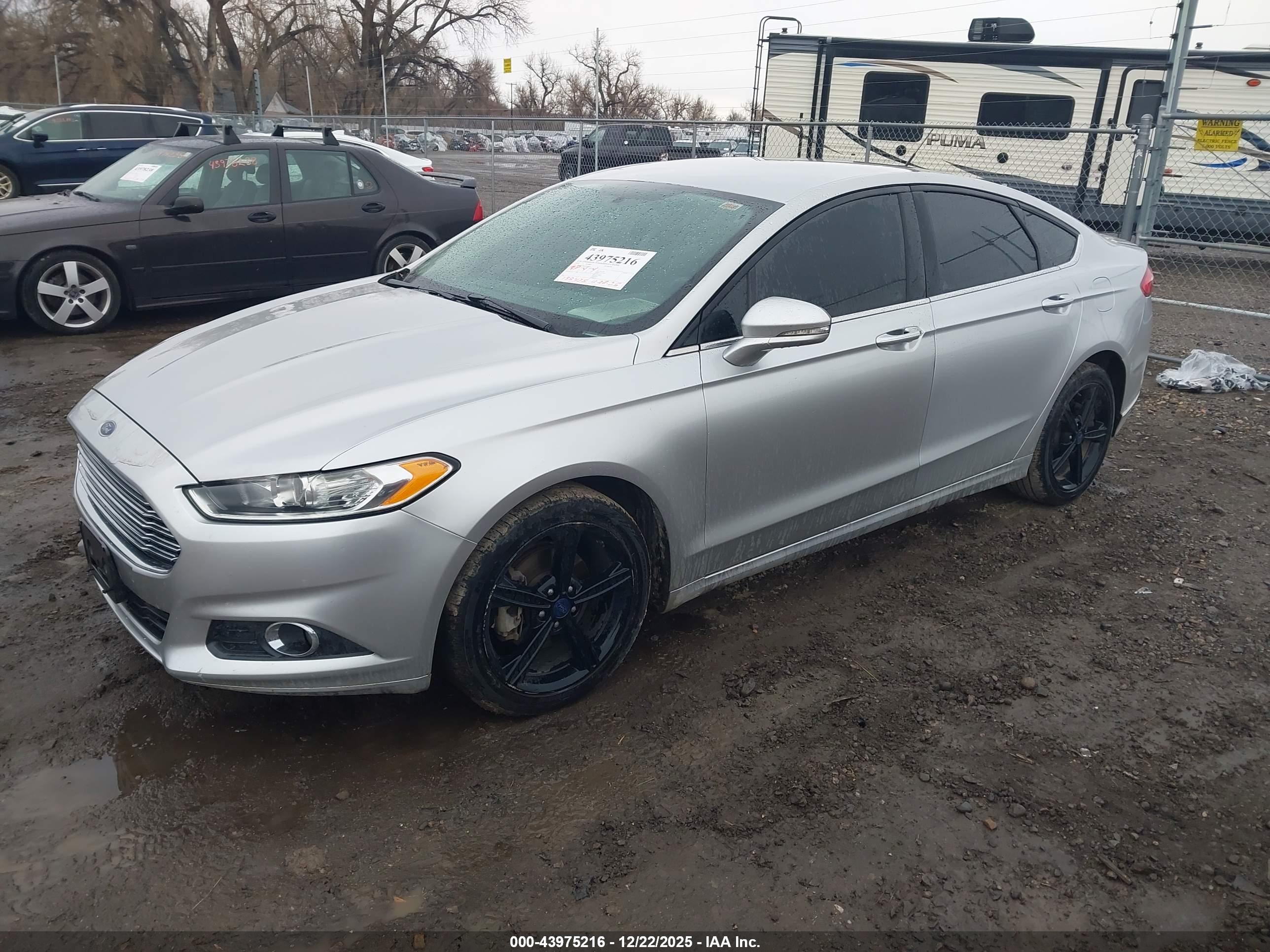FORD FUSION image 2