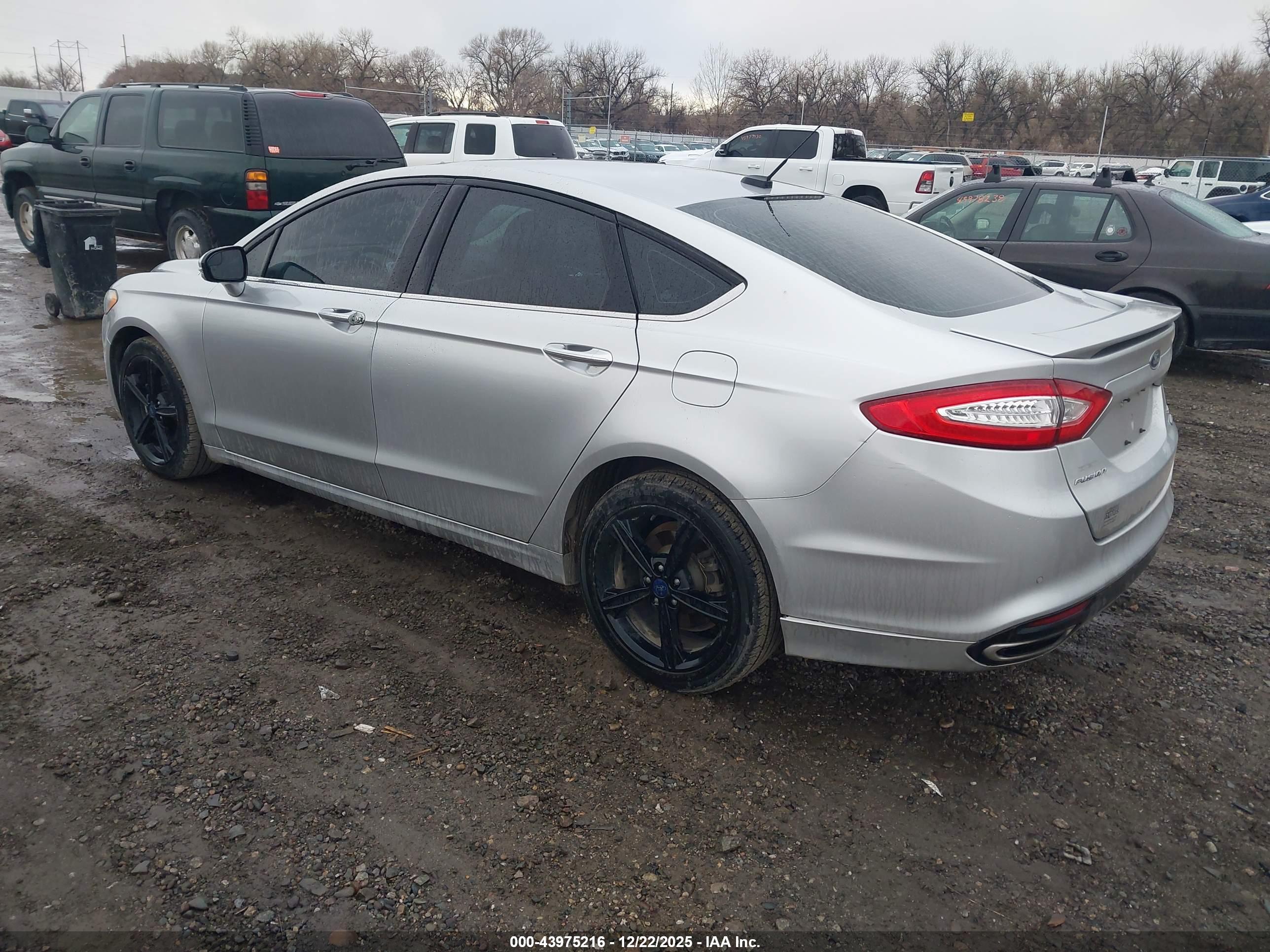 FORD FUSION image 3