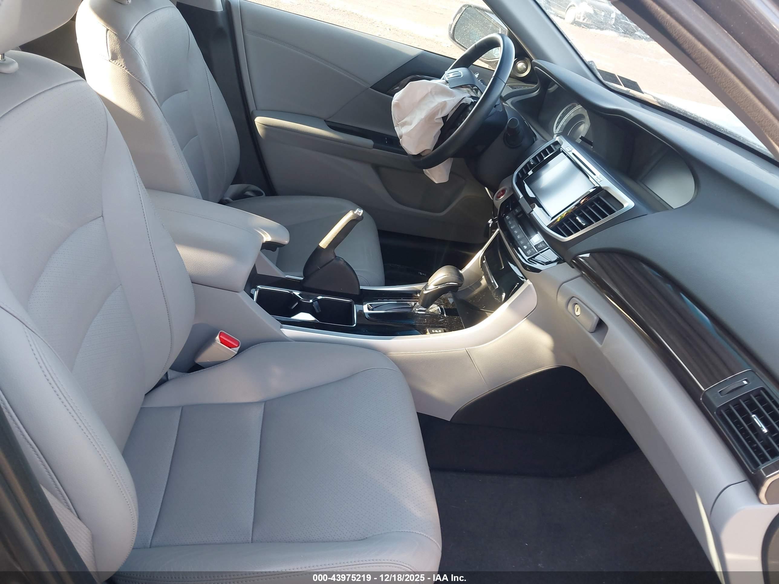 HONDA ACCORD image 5