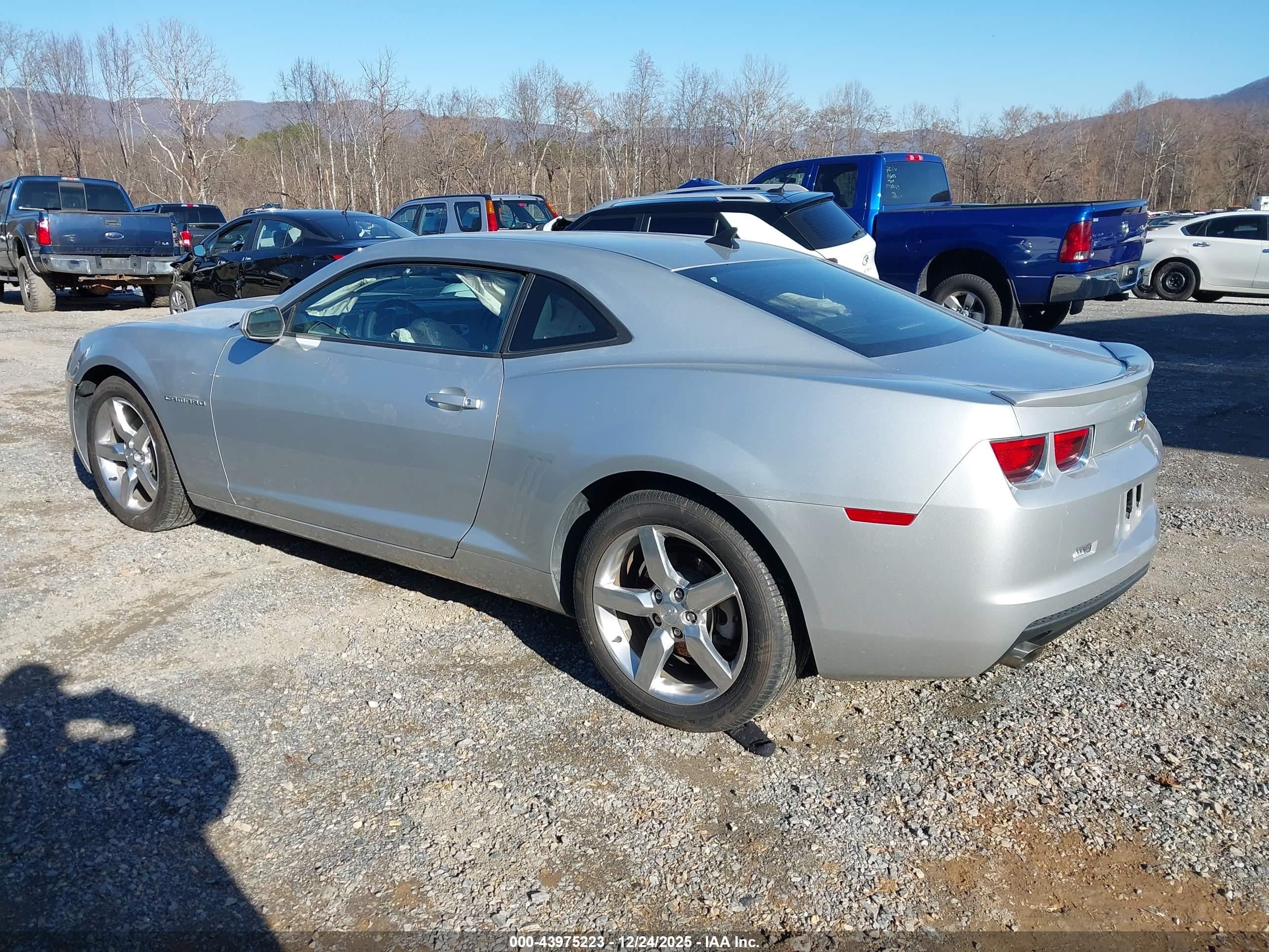 CHEVROLET CAMARO image 3