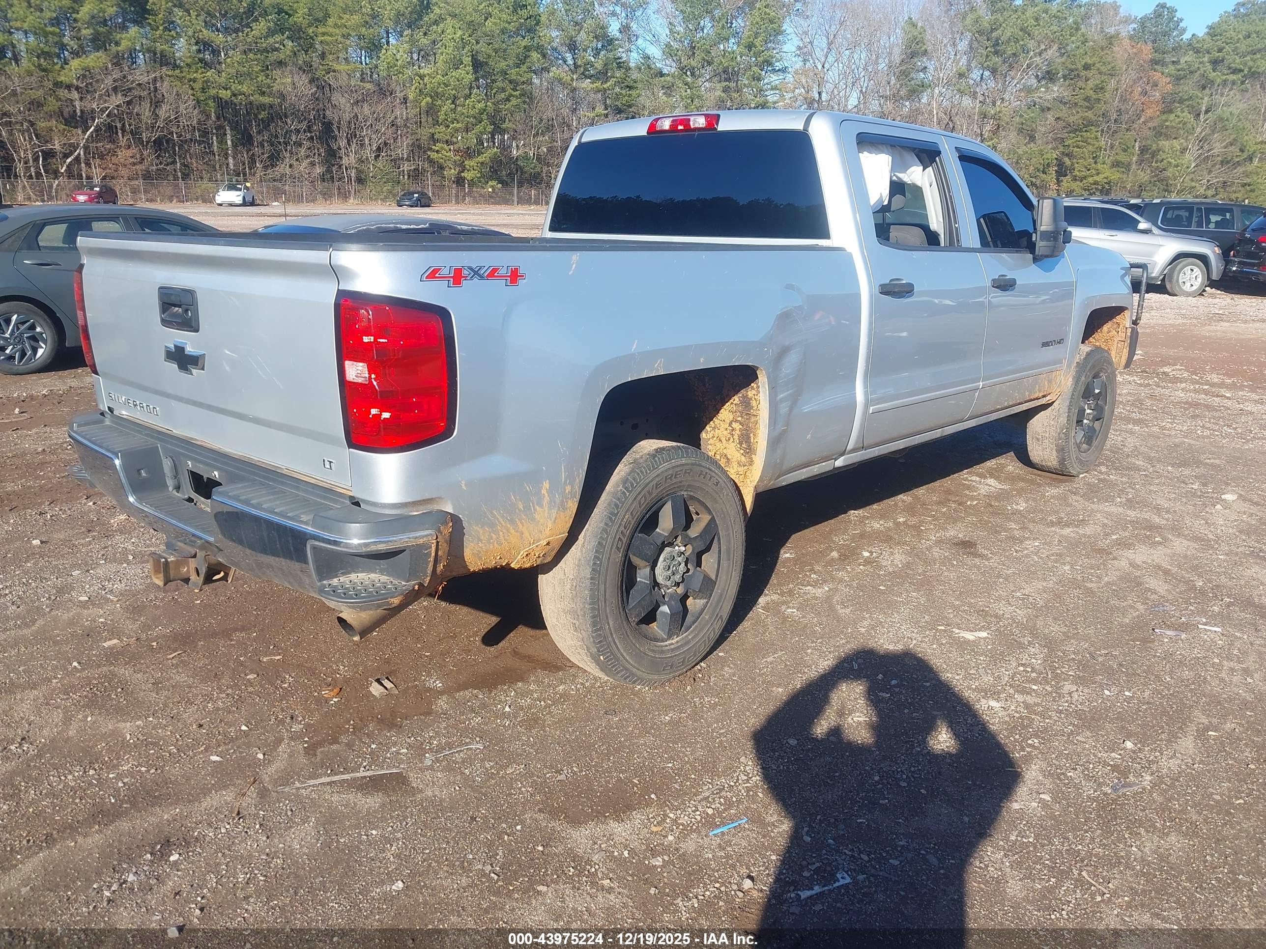 CHEVROLET SILVERADO image 4