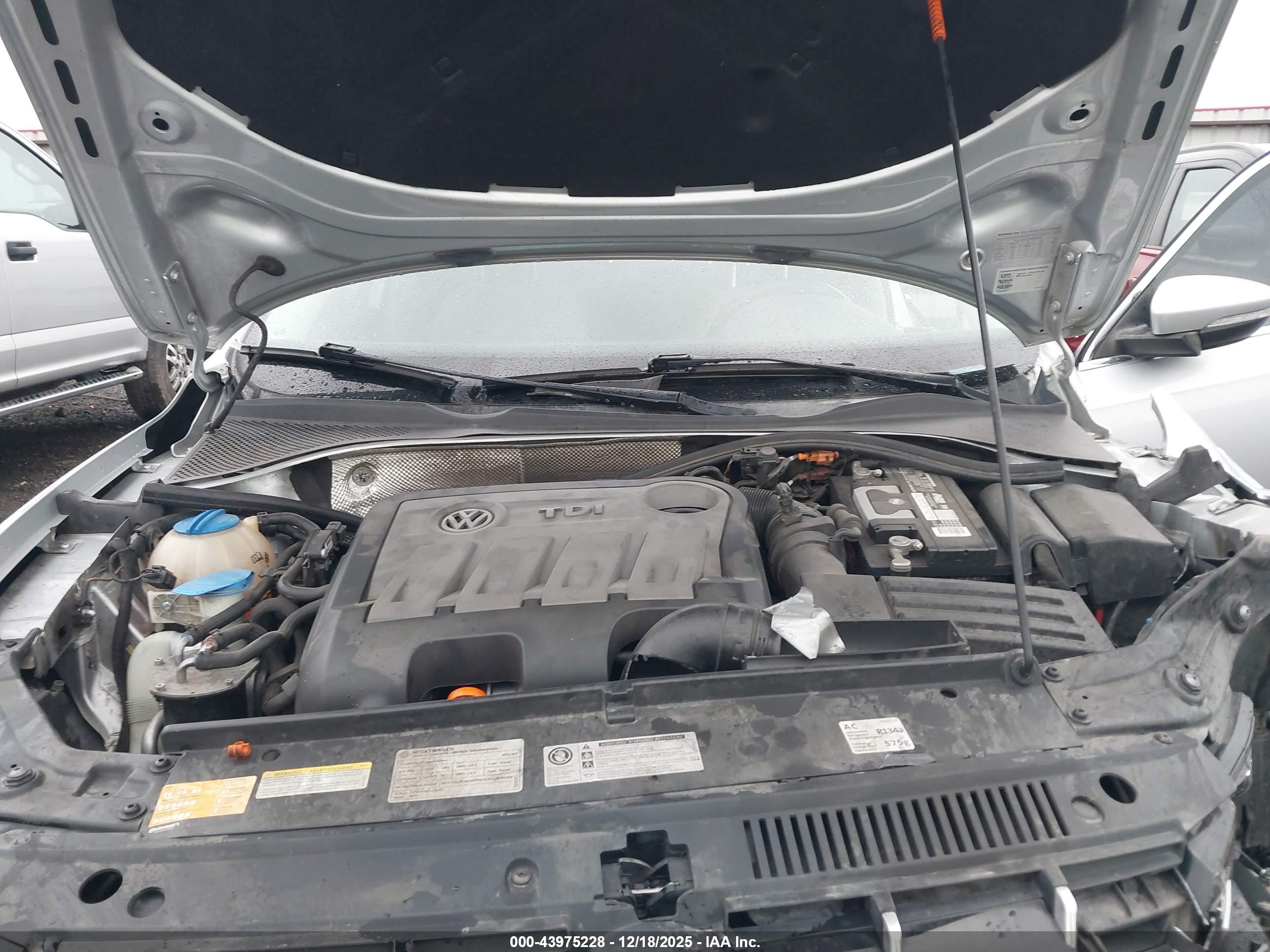 VOLKSWAGEN PASSAT image 10