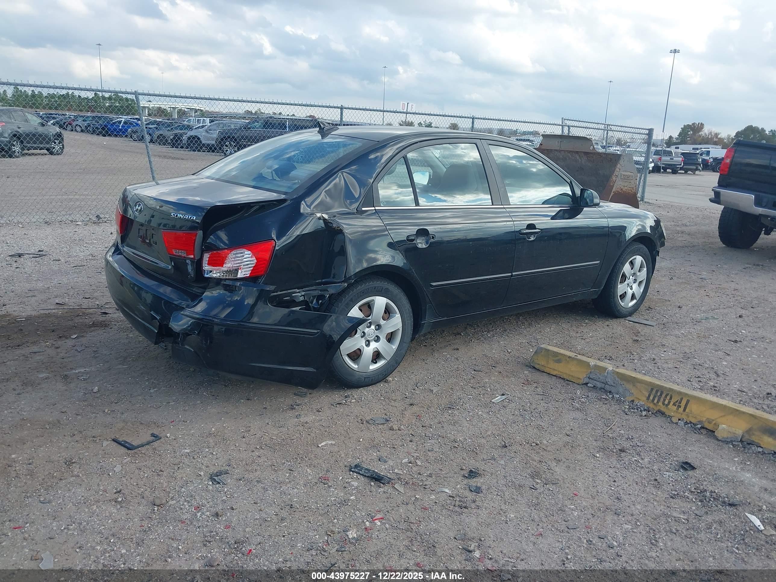 HYUNDAI SONATA image 4
