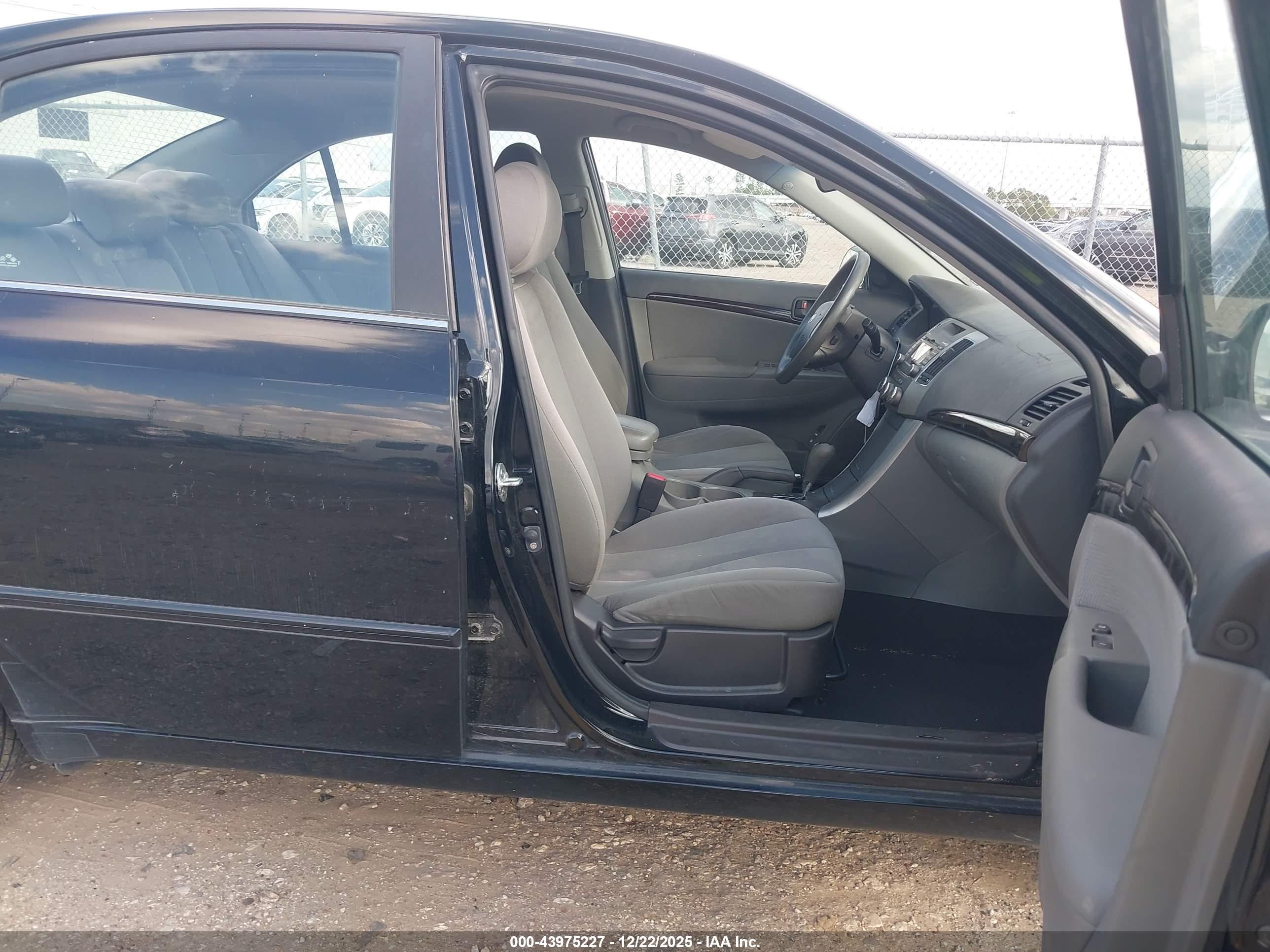 HYUNDAI SONATA image 5