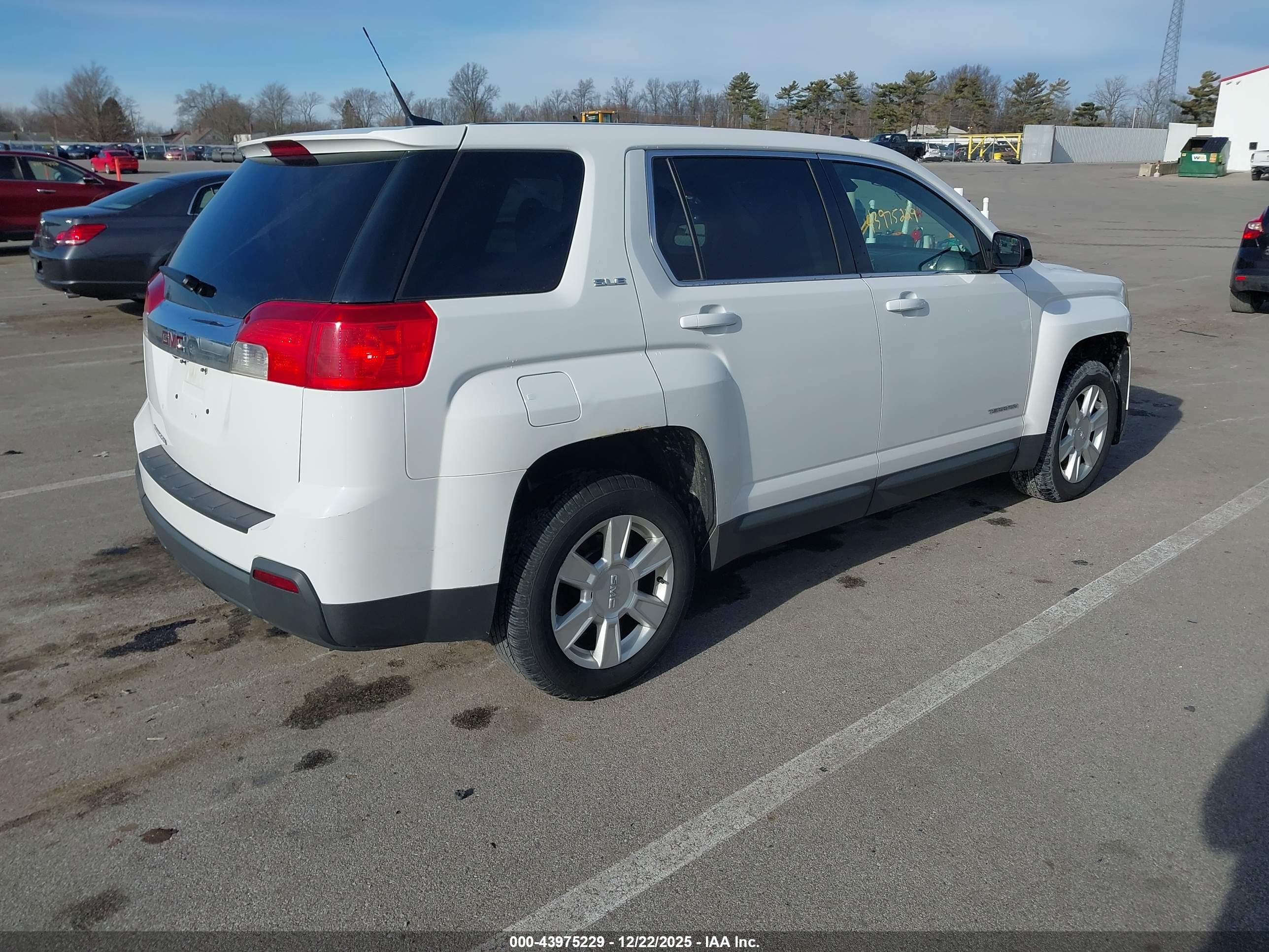 GMC TERRAIN image 4