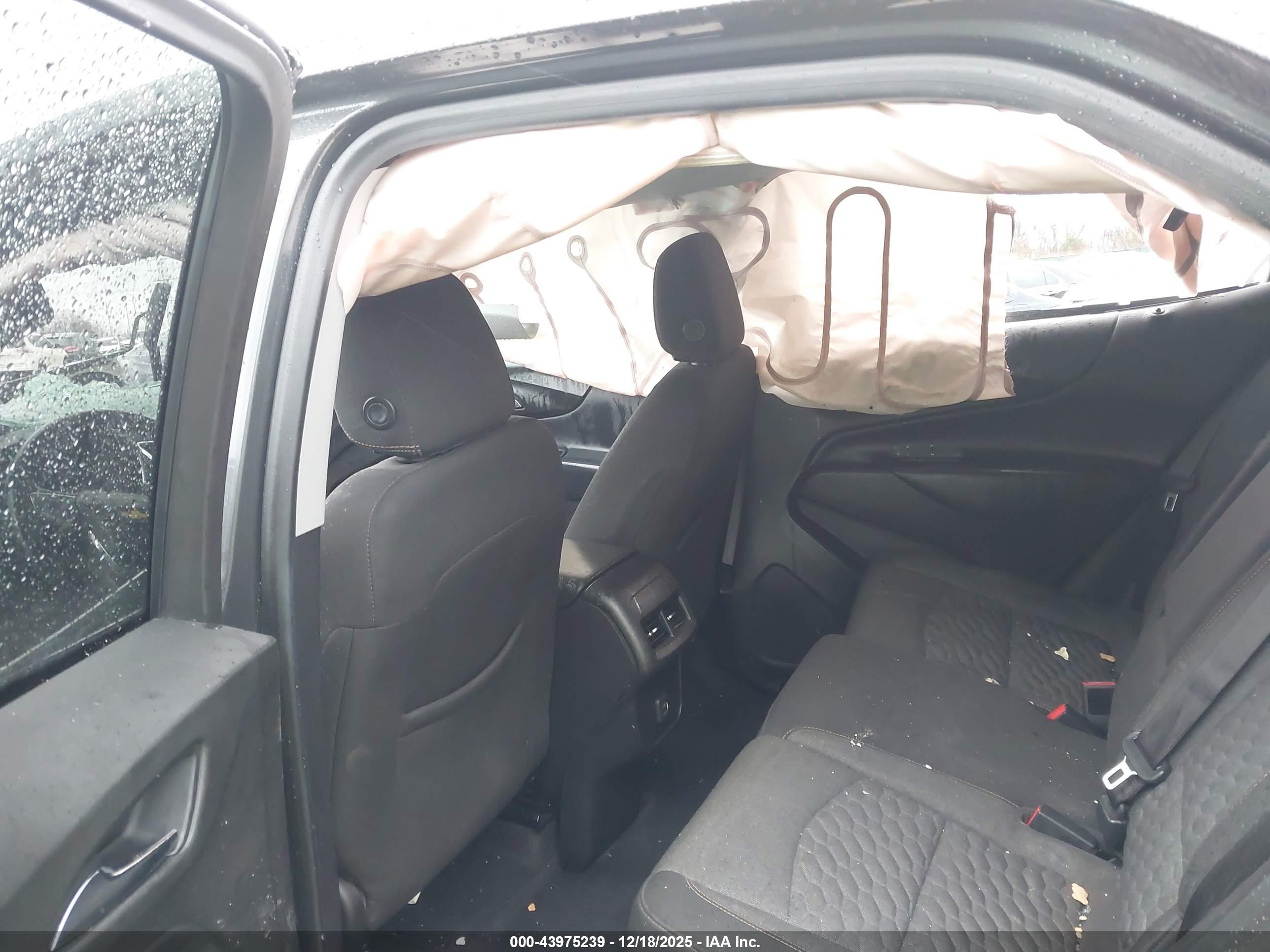 CHEVROLET EQUINOX image 8