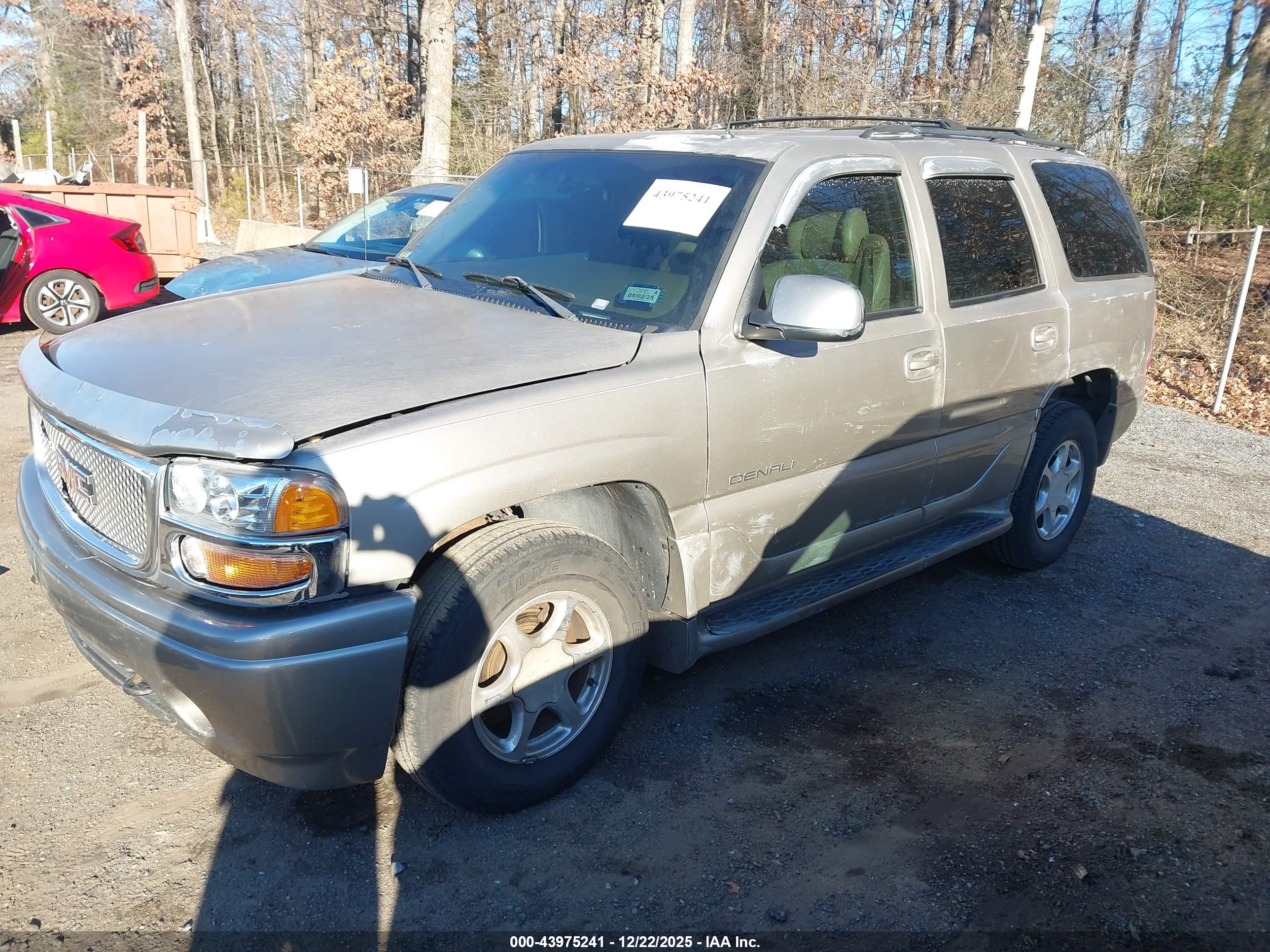 GMC YUKON image 2