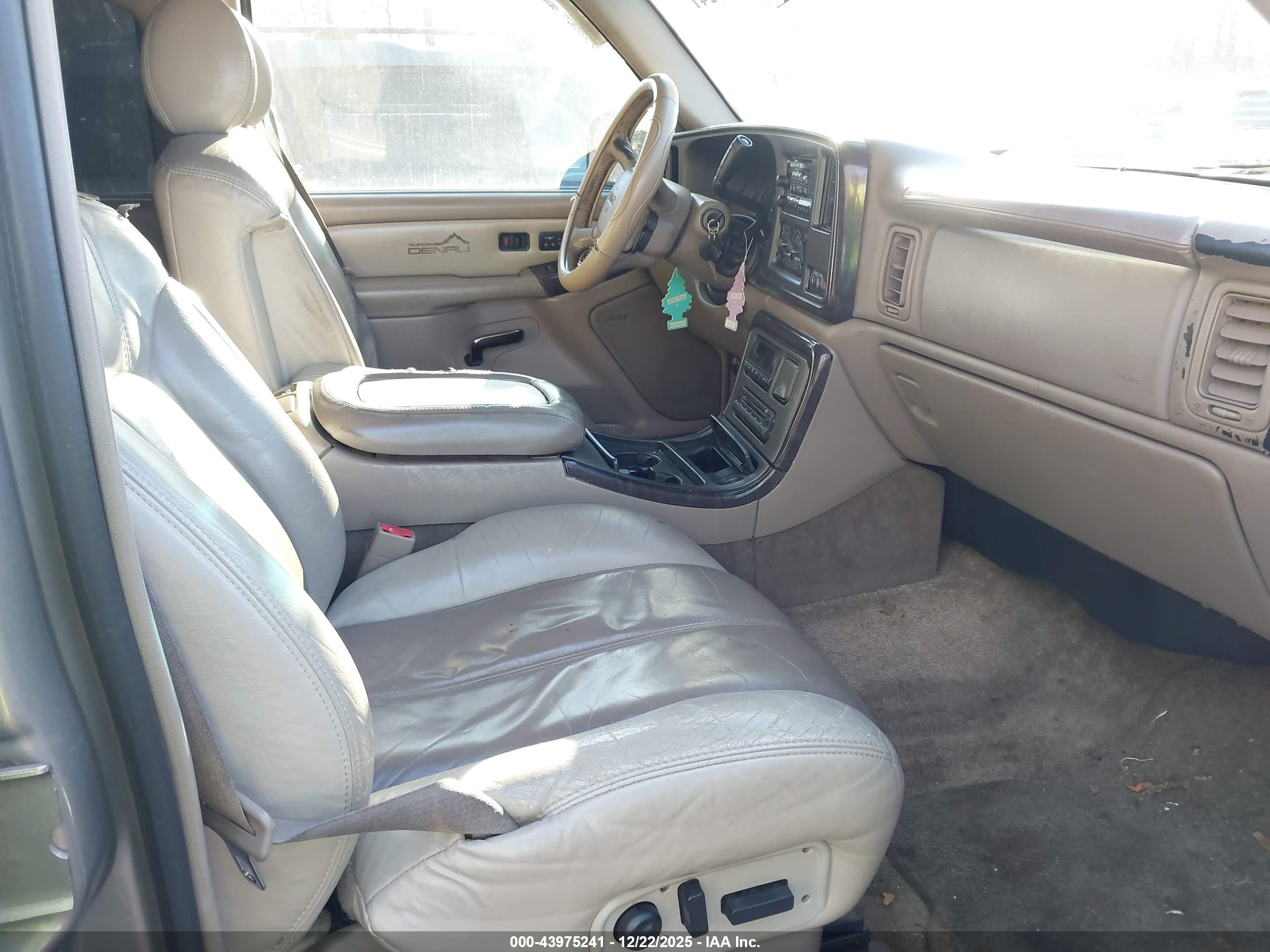 GMC YUKON image 5