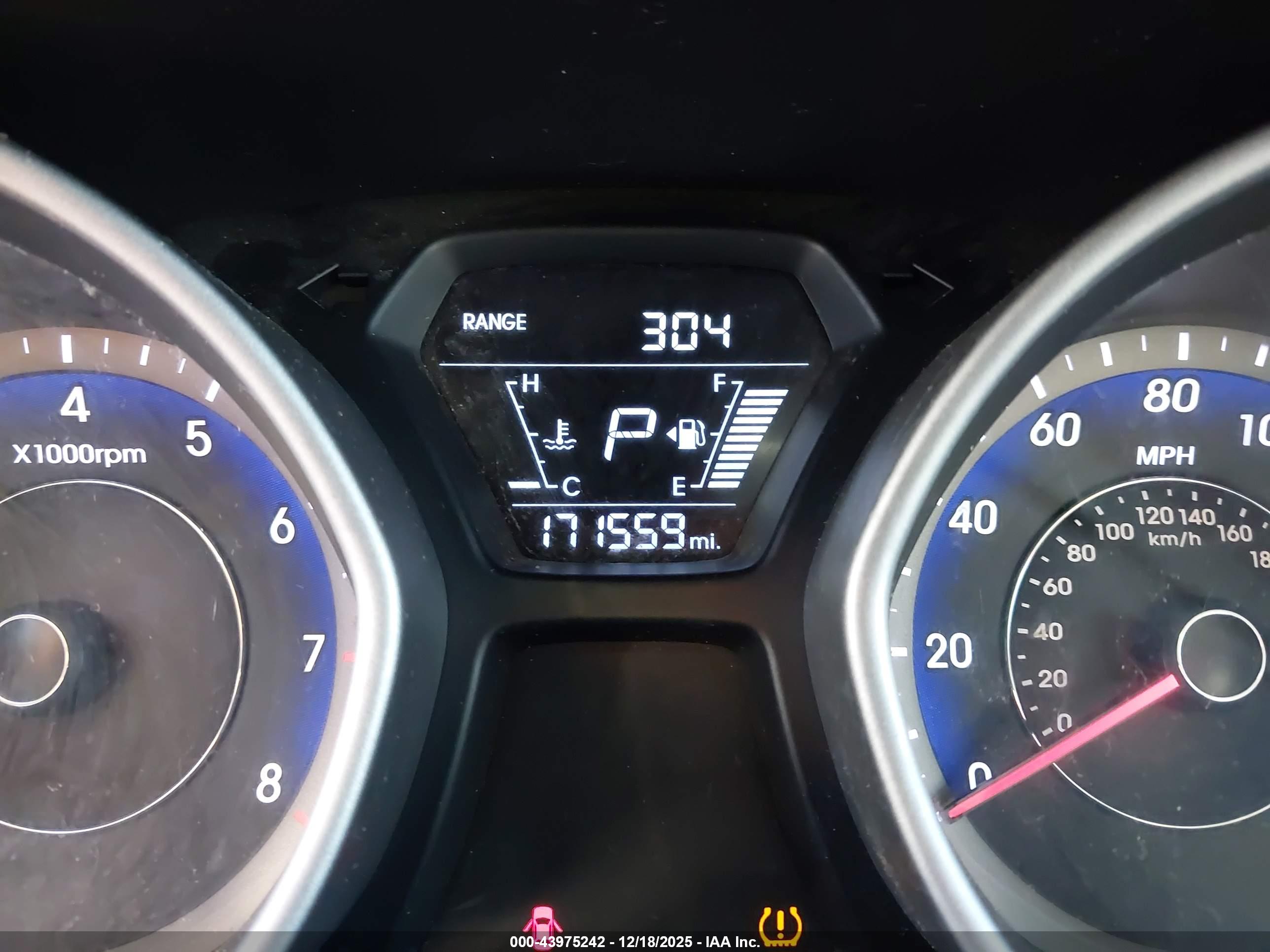 HYUNDAI ELANTRA image 7