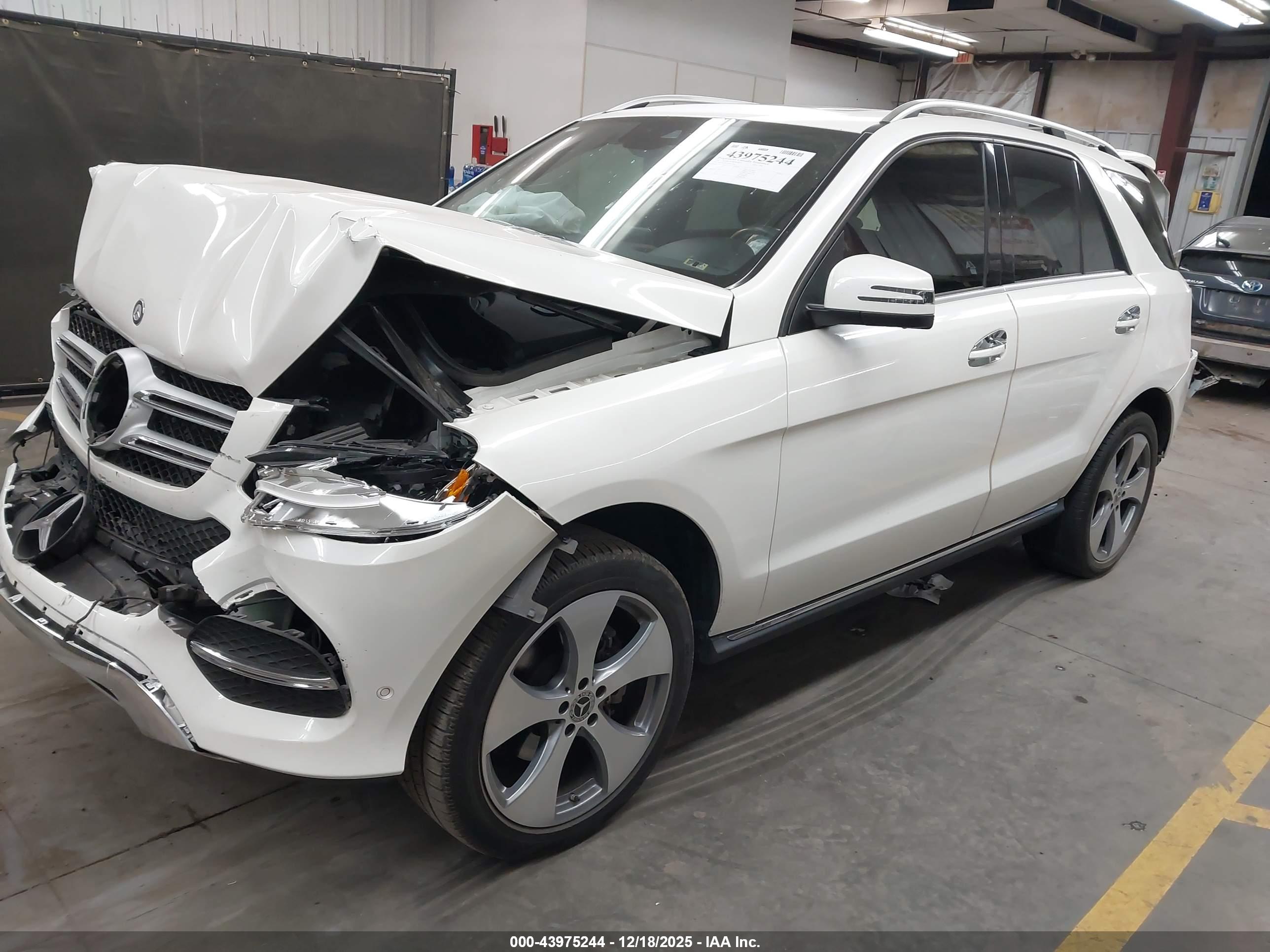 MERCEDES-BENZ GLE image 2
