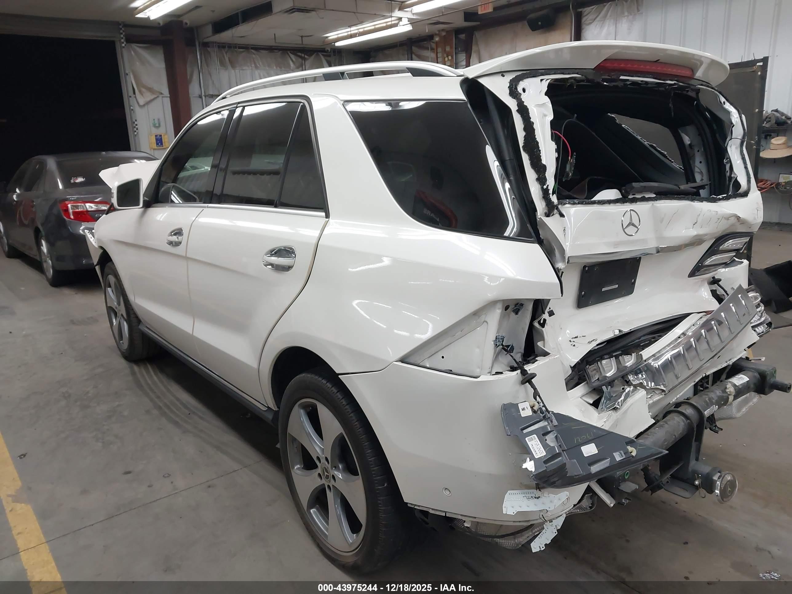 MERCEDES-BENZ GLE image 3
