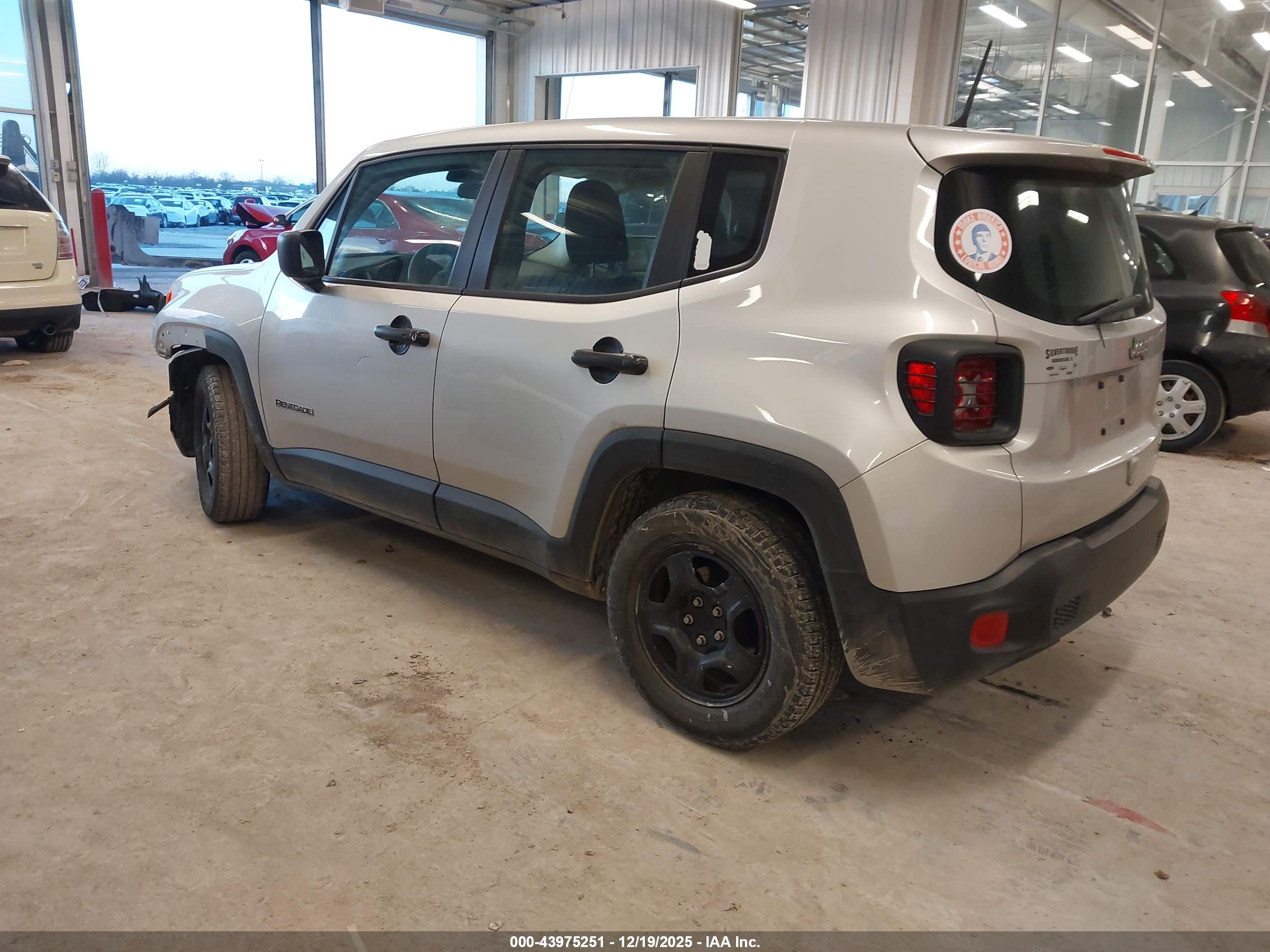 JEEP RENEGADE image 3