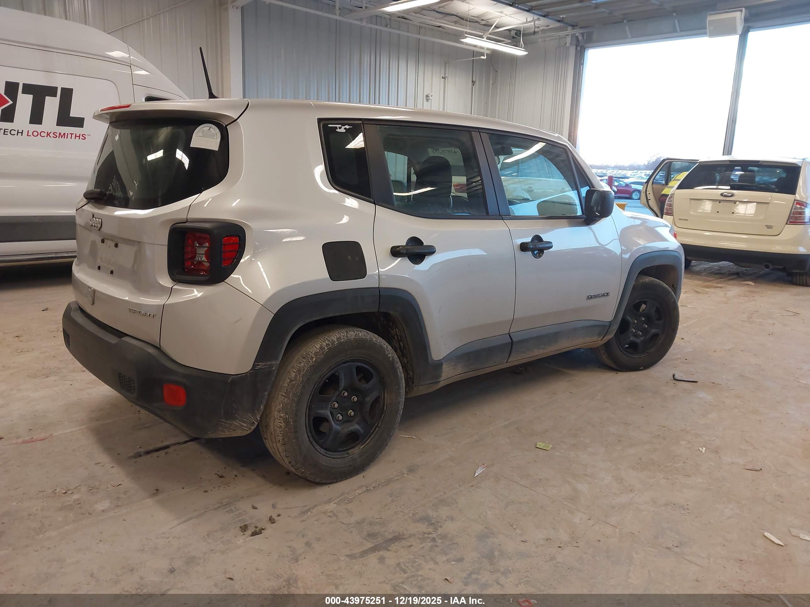 JEEP RENEGADE image 4