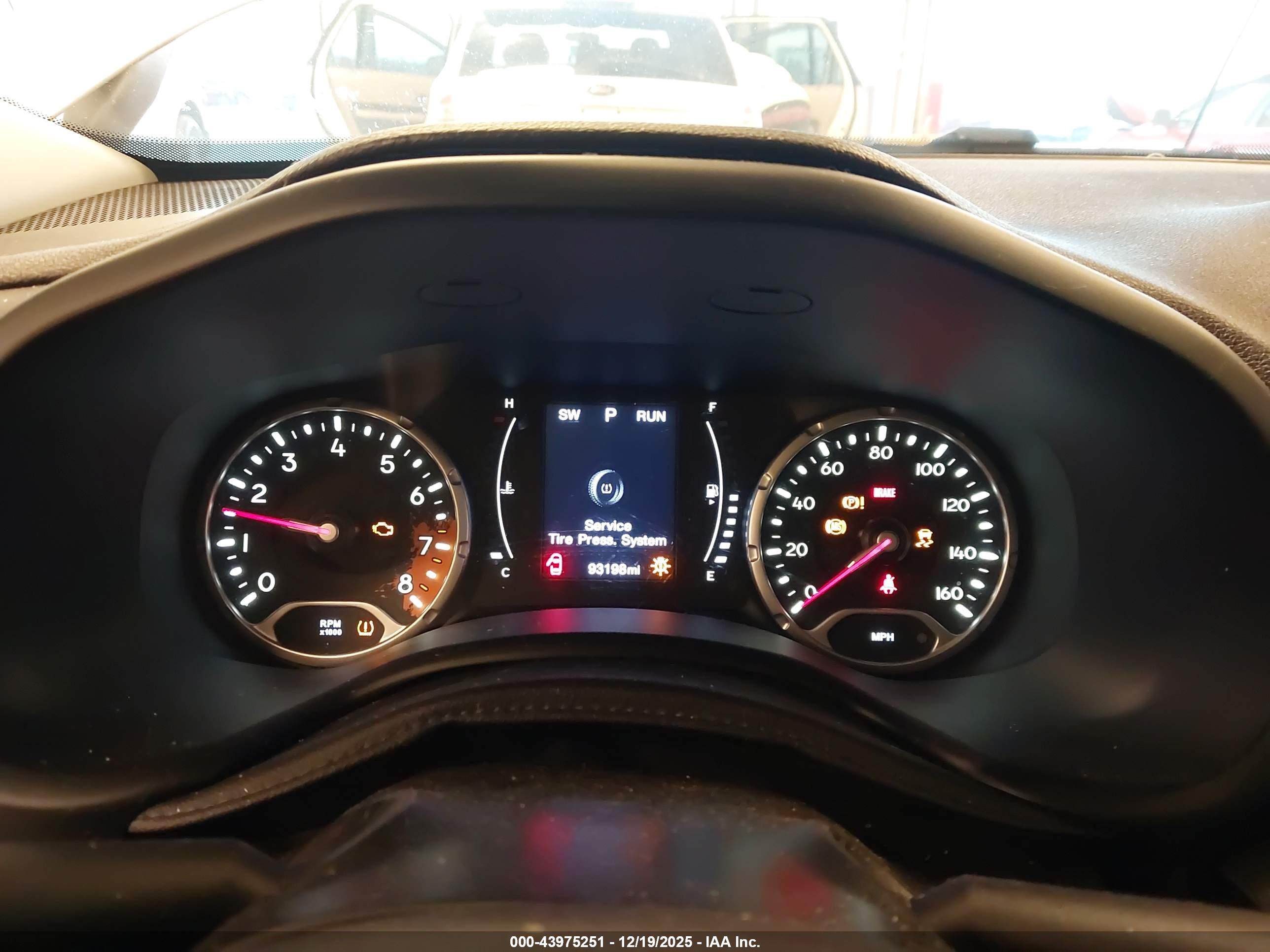 JEEP RENEGADE image 7
