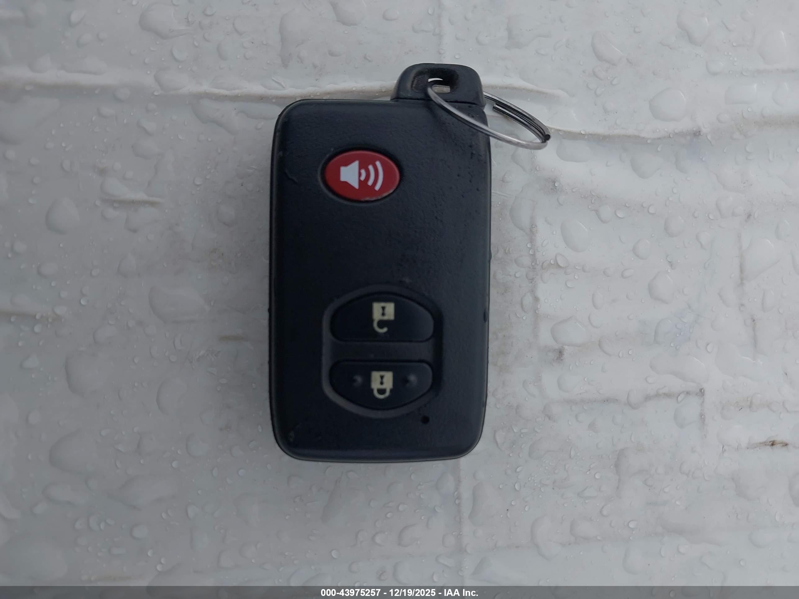 TOYOTA PRIUS image 11